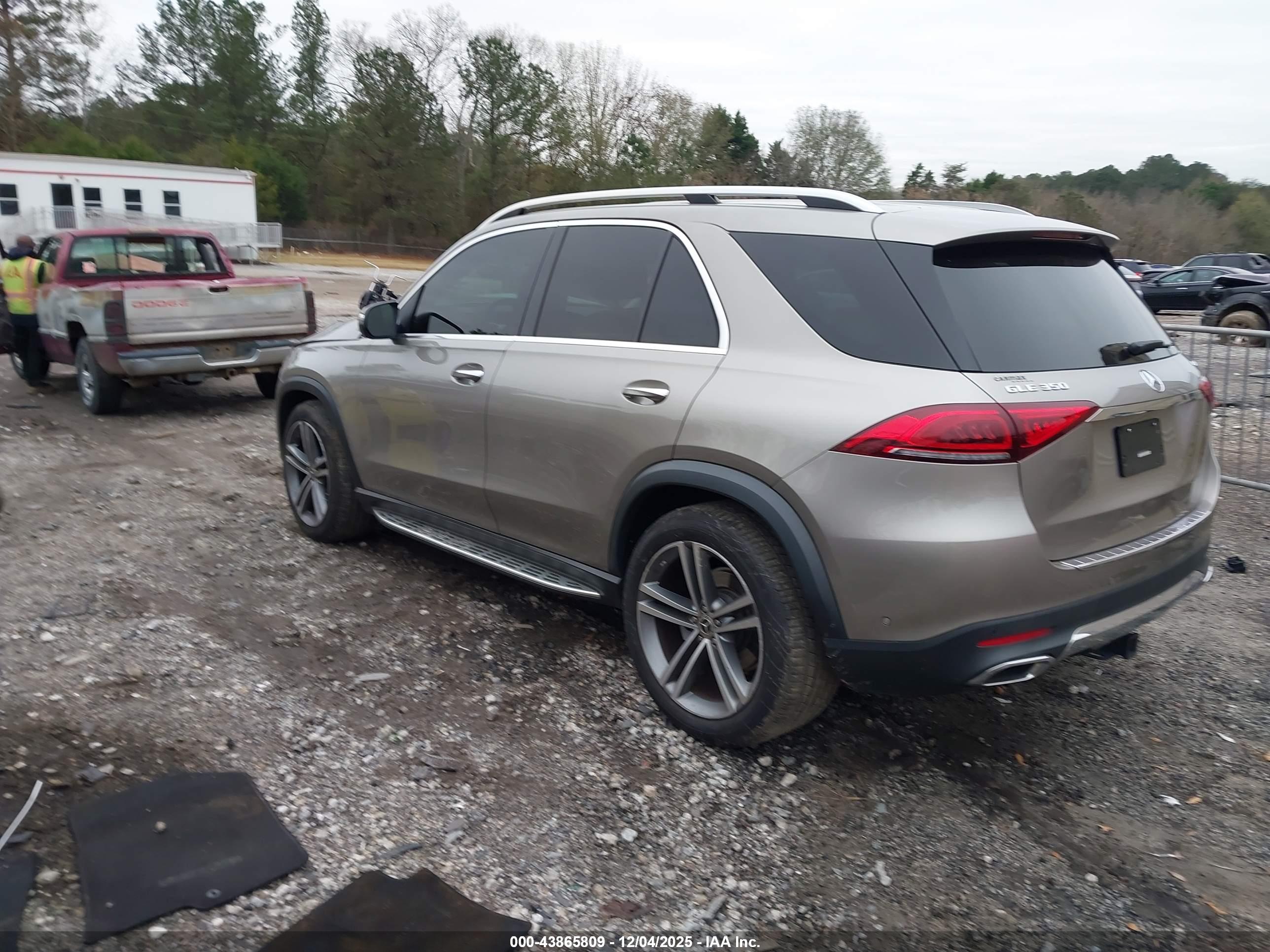 MERCEDES-BENZ GLE image 3