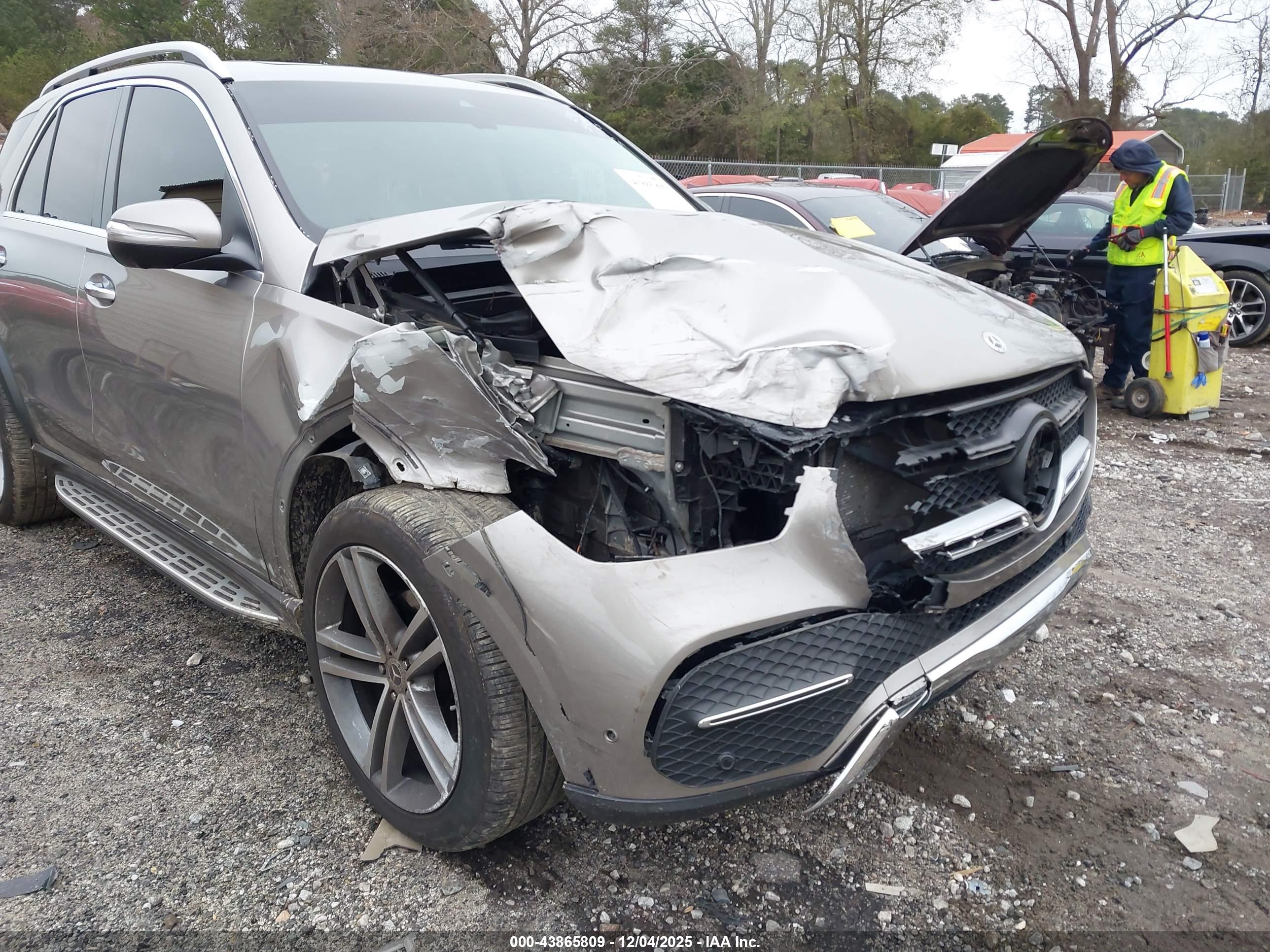MERCEDES-BENZ GLE image 6