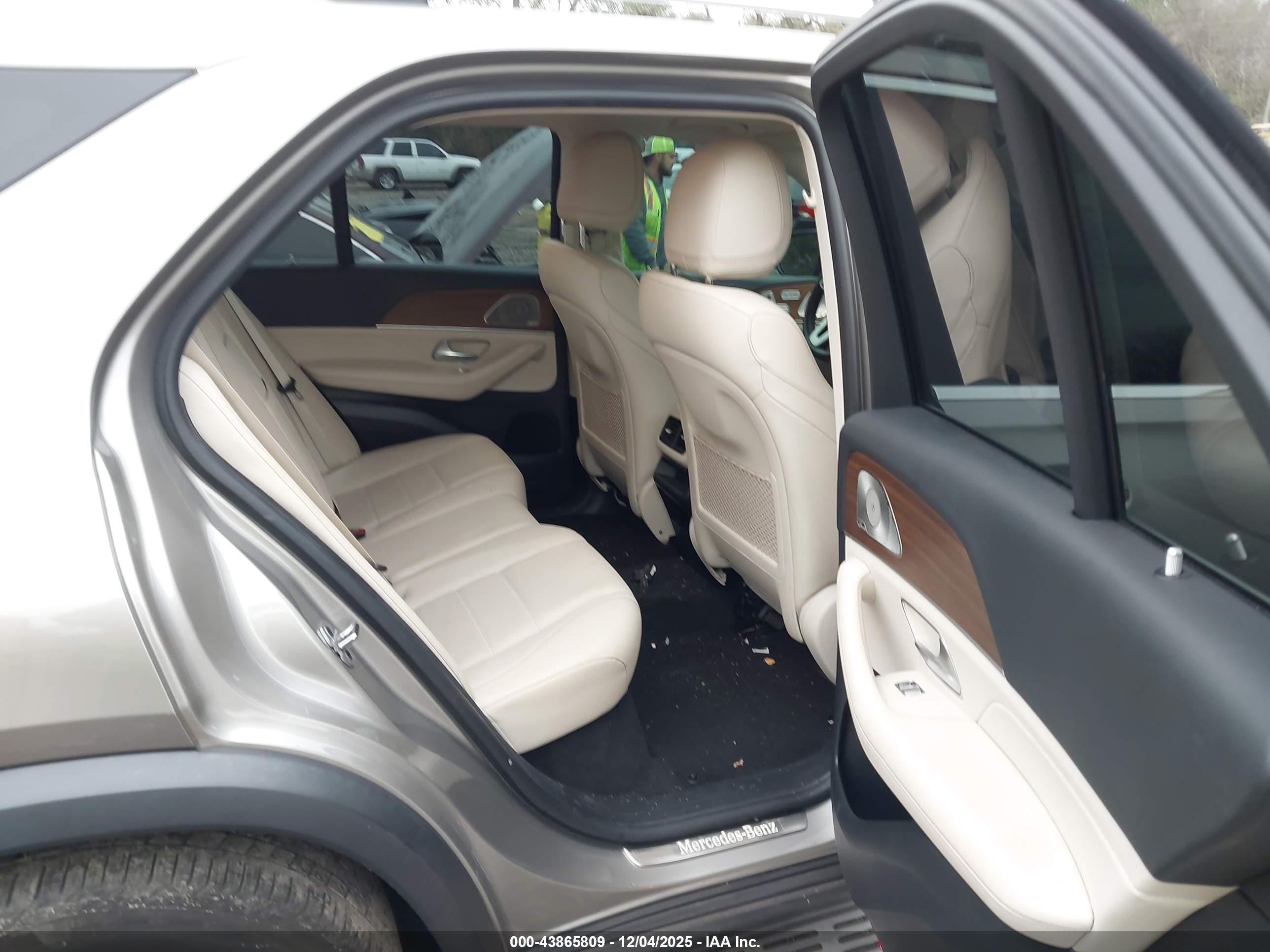 MERCEDES-BENZ GLE image 8