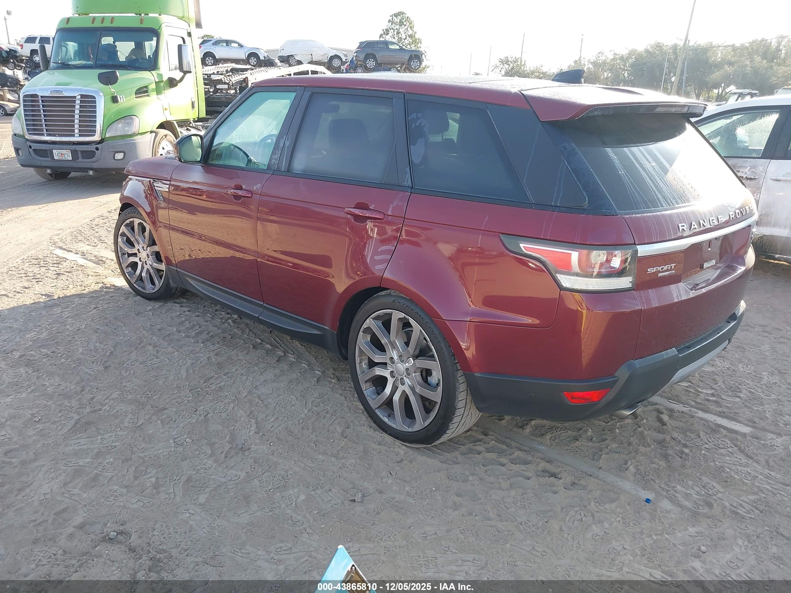 LAND ROVER image 3