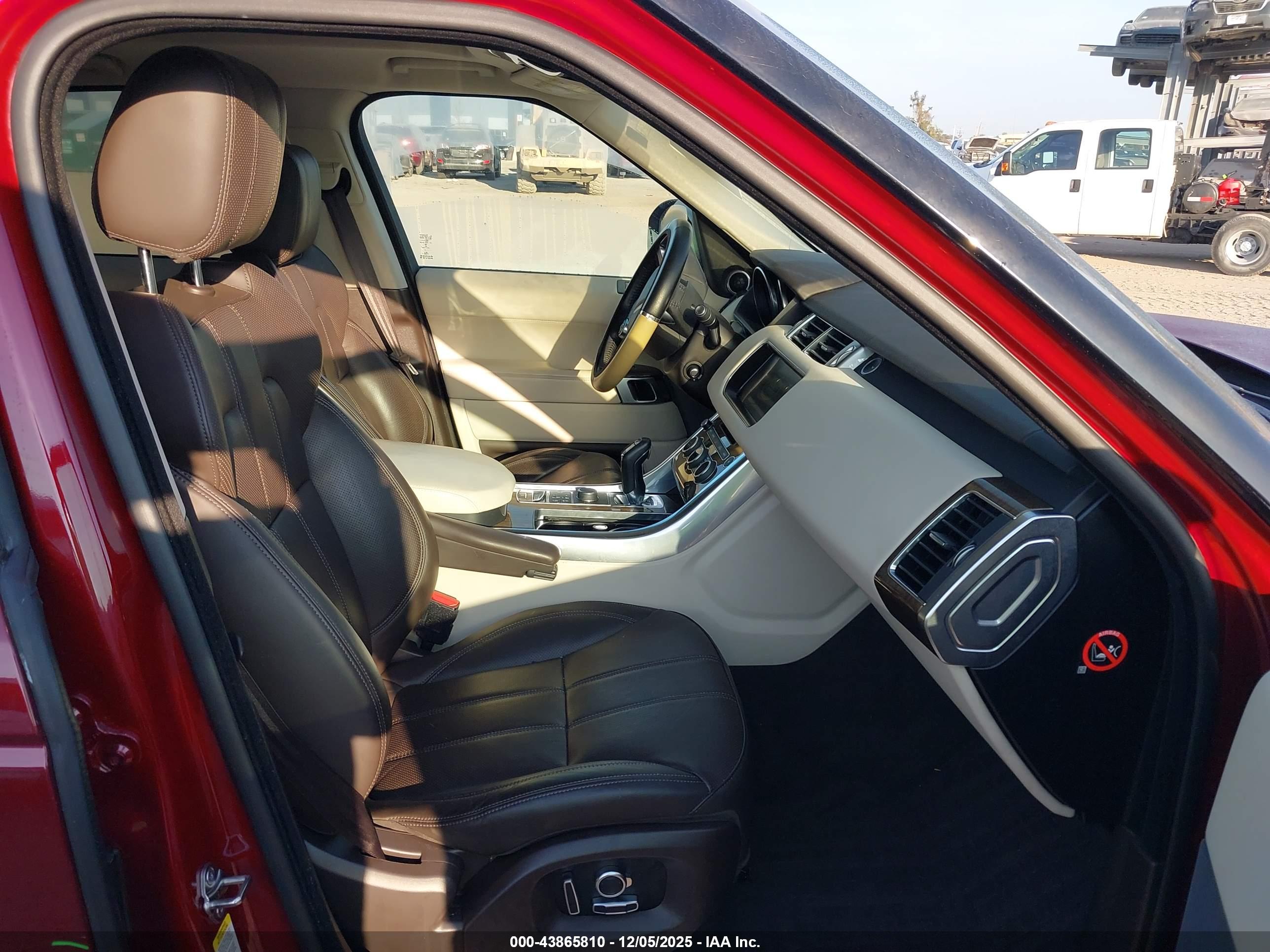 LAND ROVER image 5