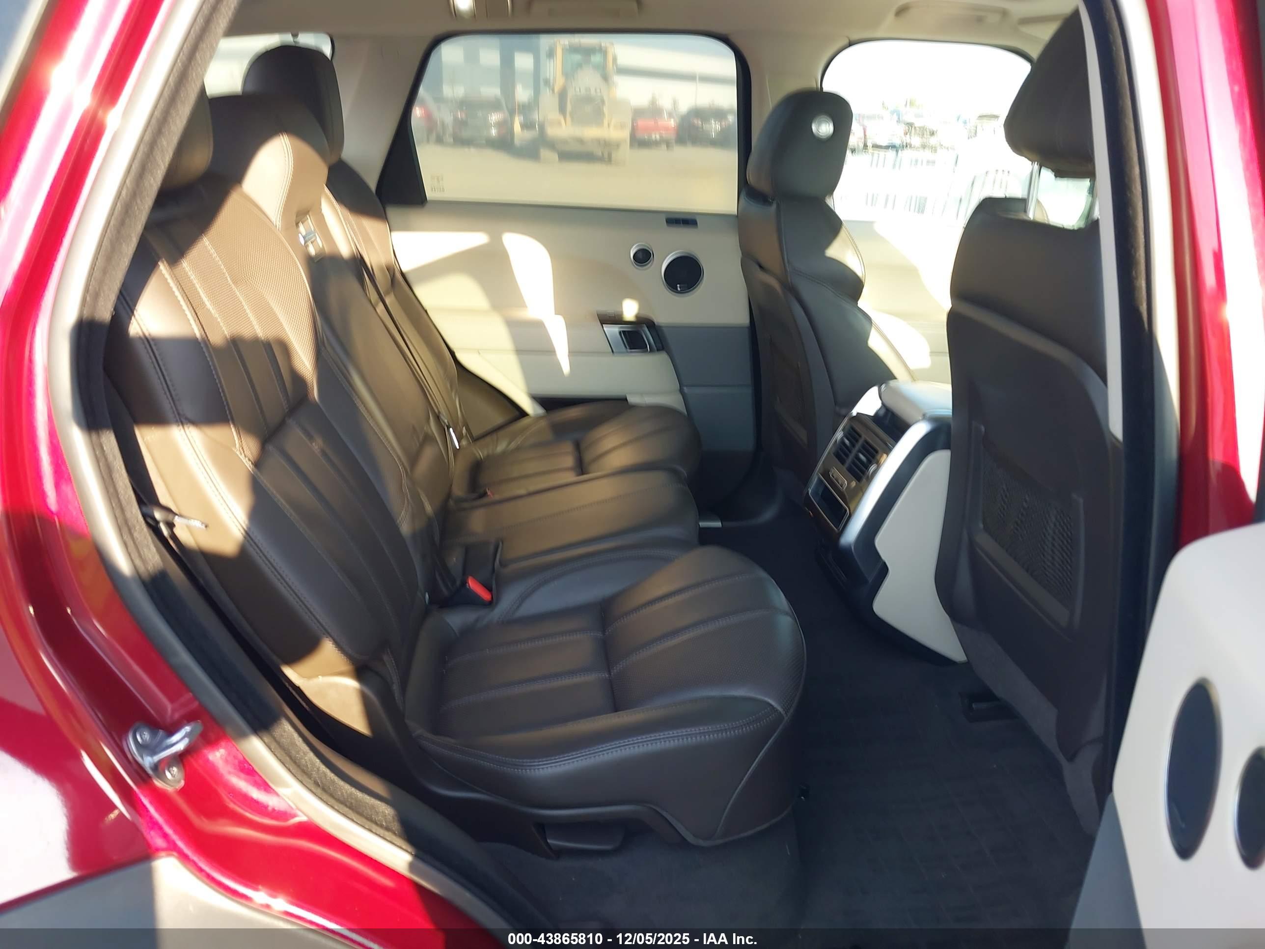 LAND ROVER image 8
