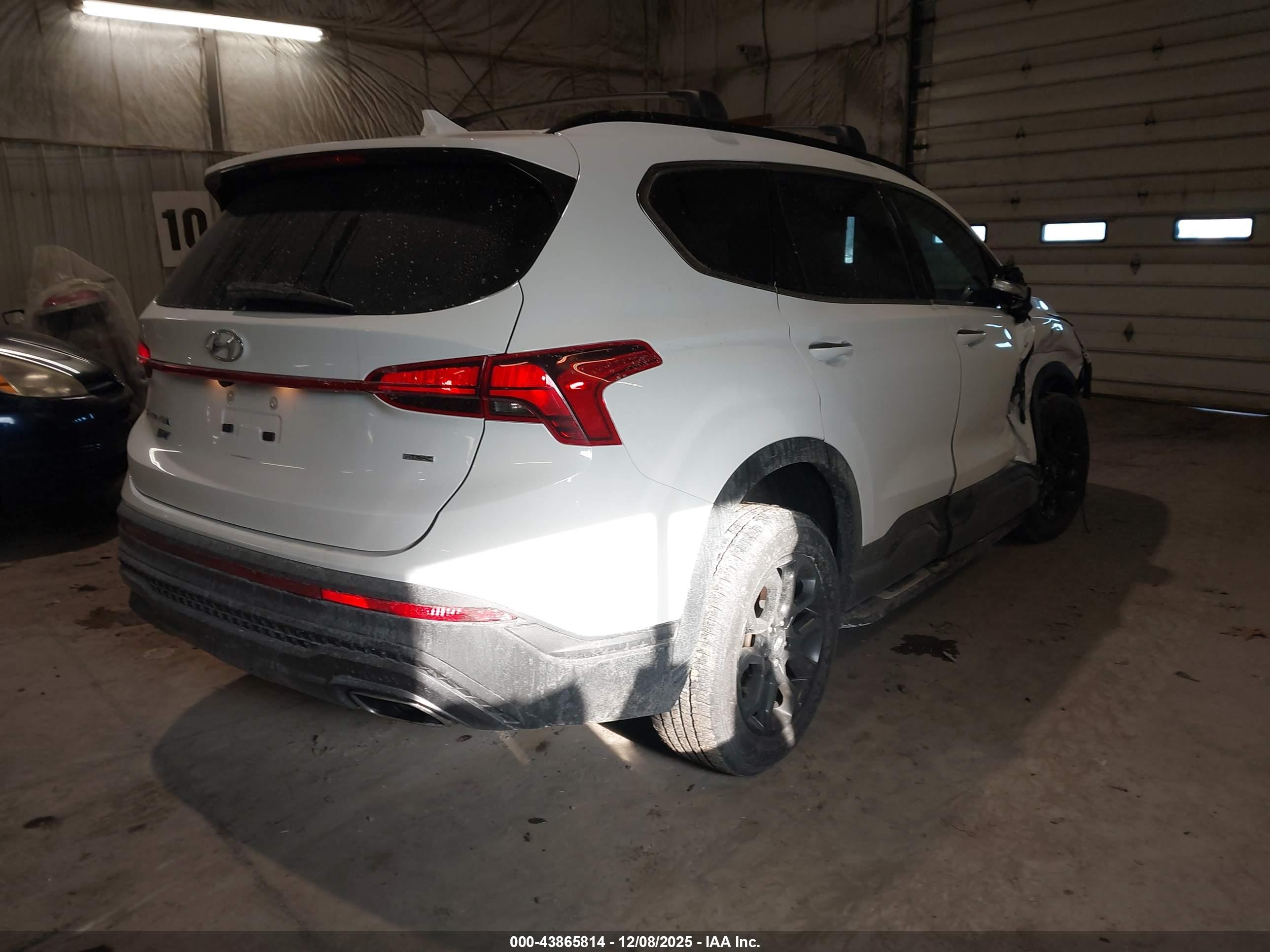 HYUNDAI SANTA image 4