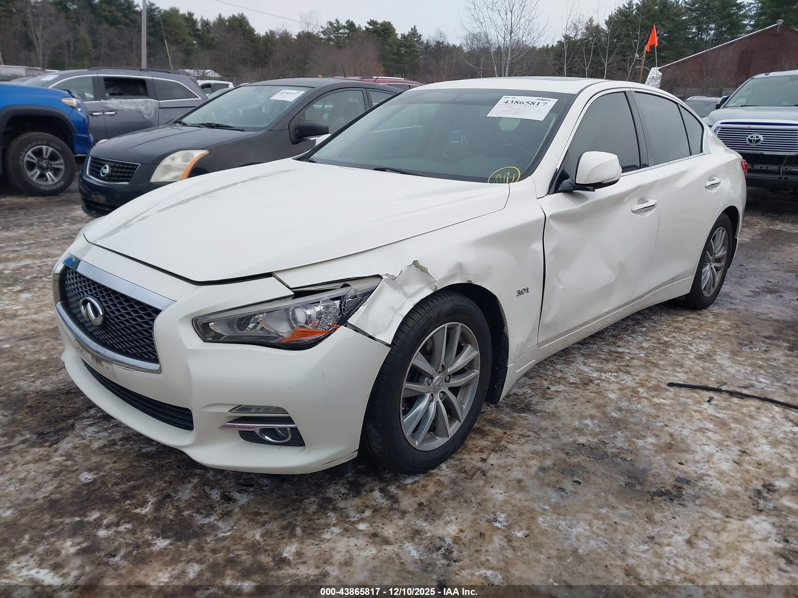 INFINITI Q50 image 2