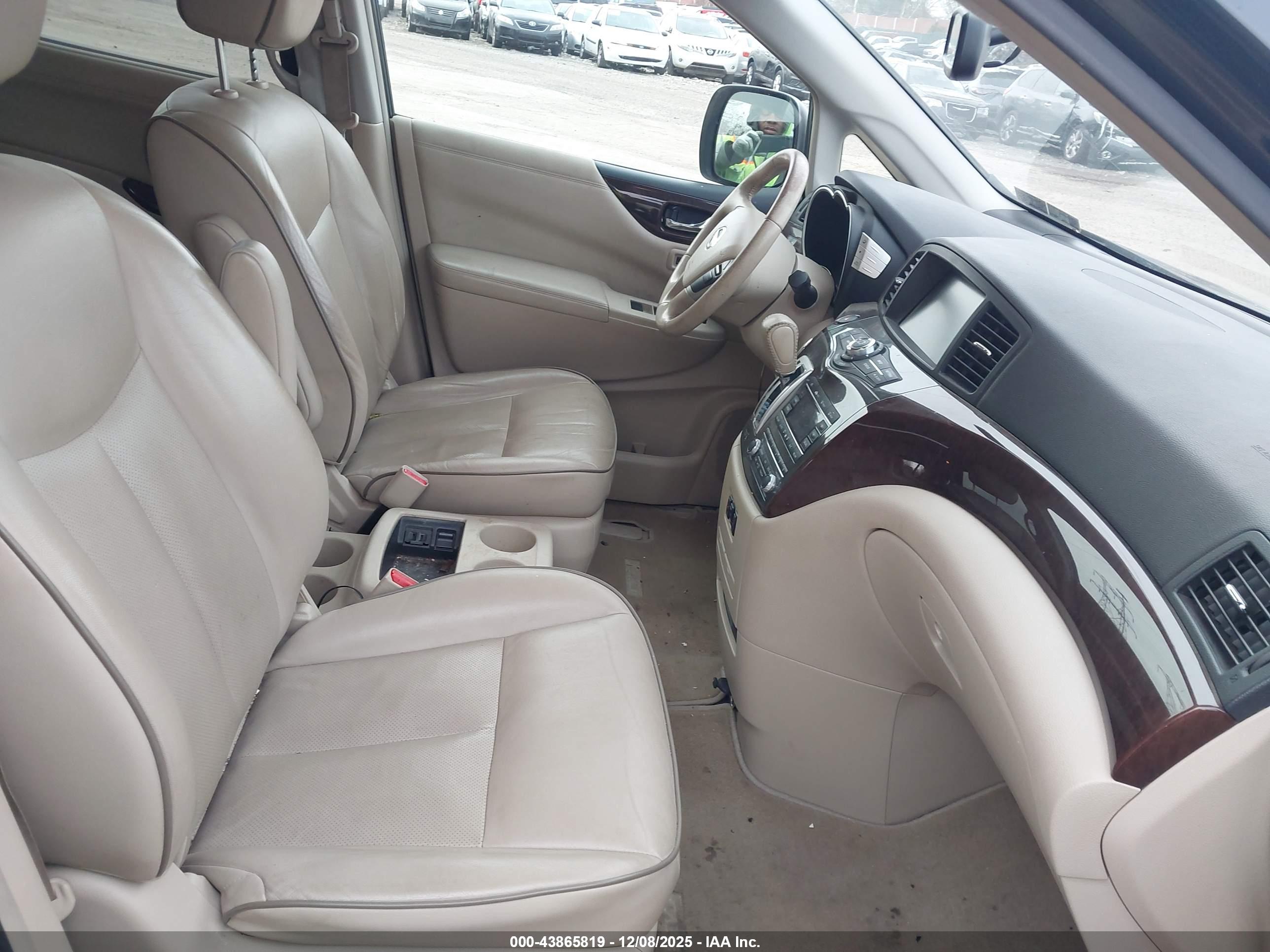NISSAN QUEST image 5