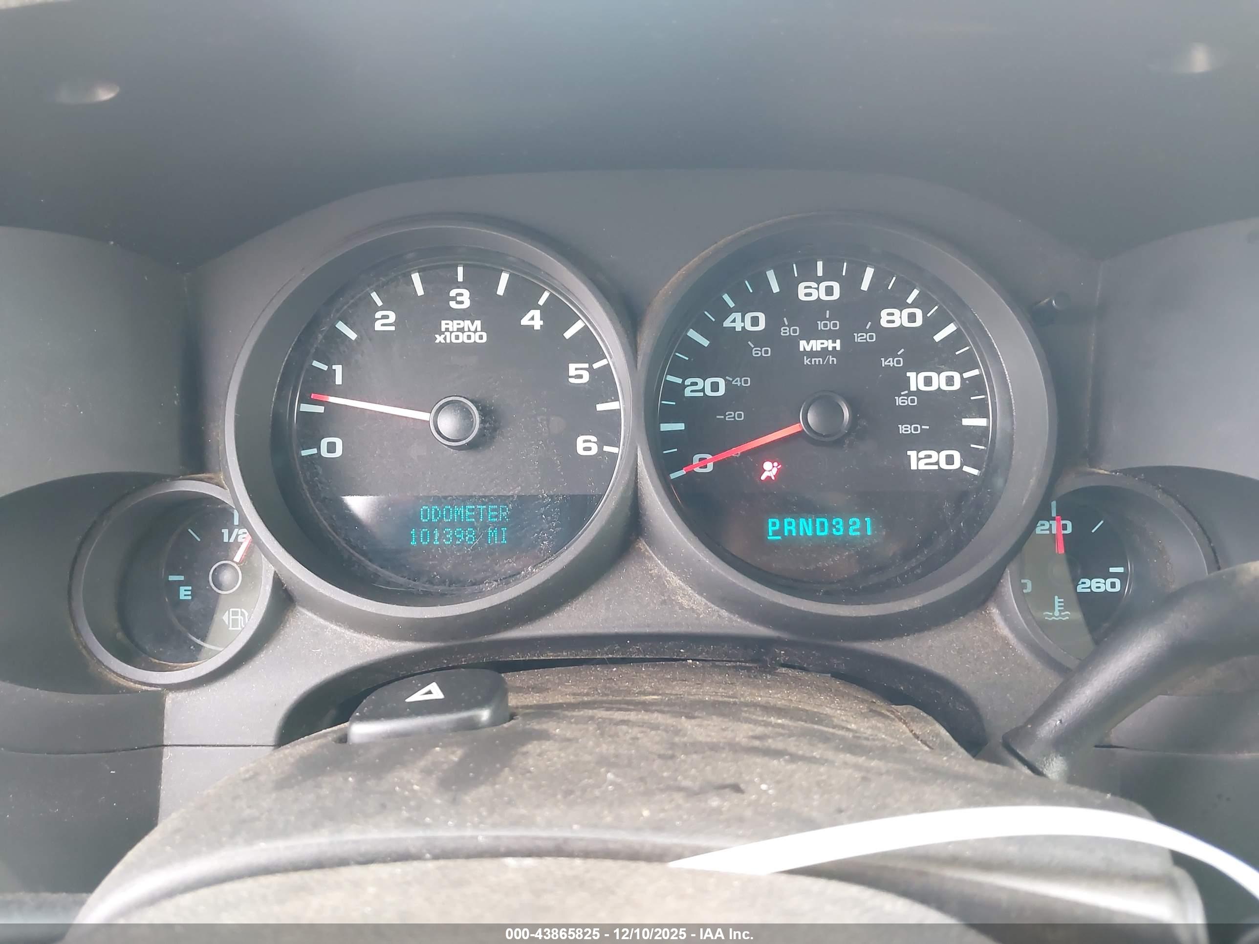 CHEVROLET SILVERADO image 7