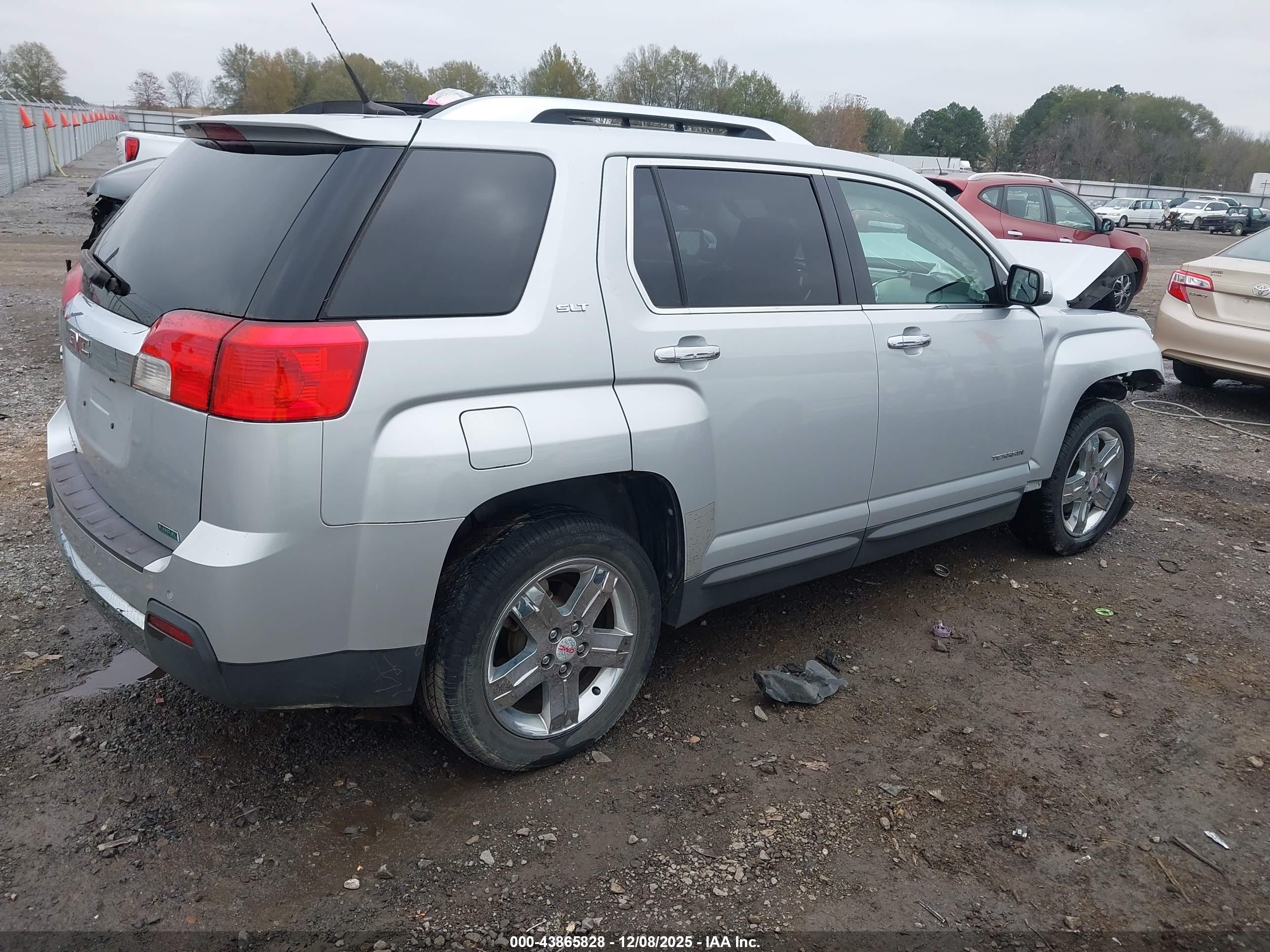 GMC TERRAIN image 4