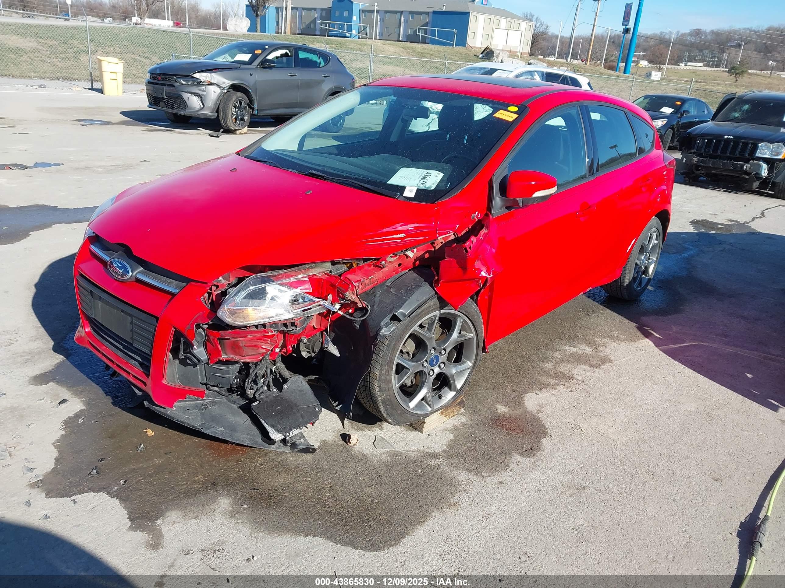 FORD FOCUS image 2