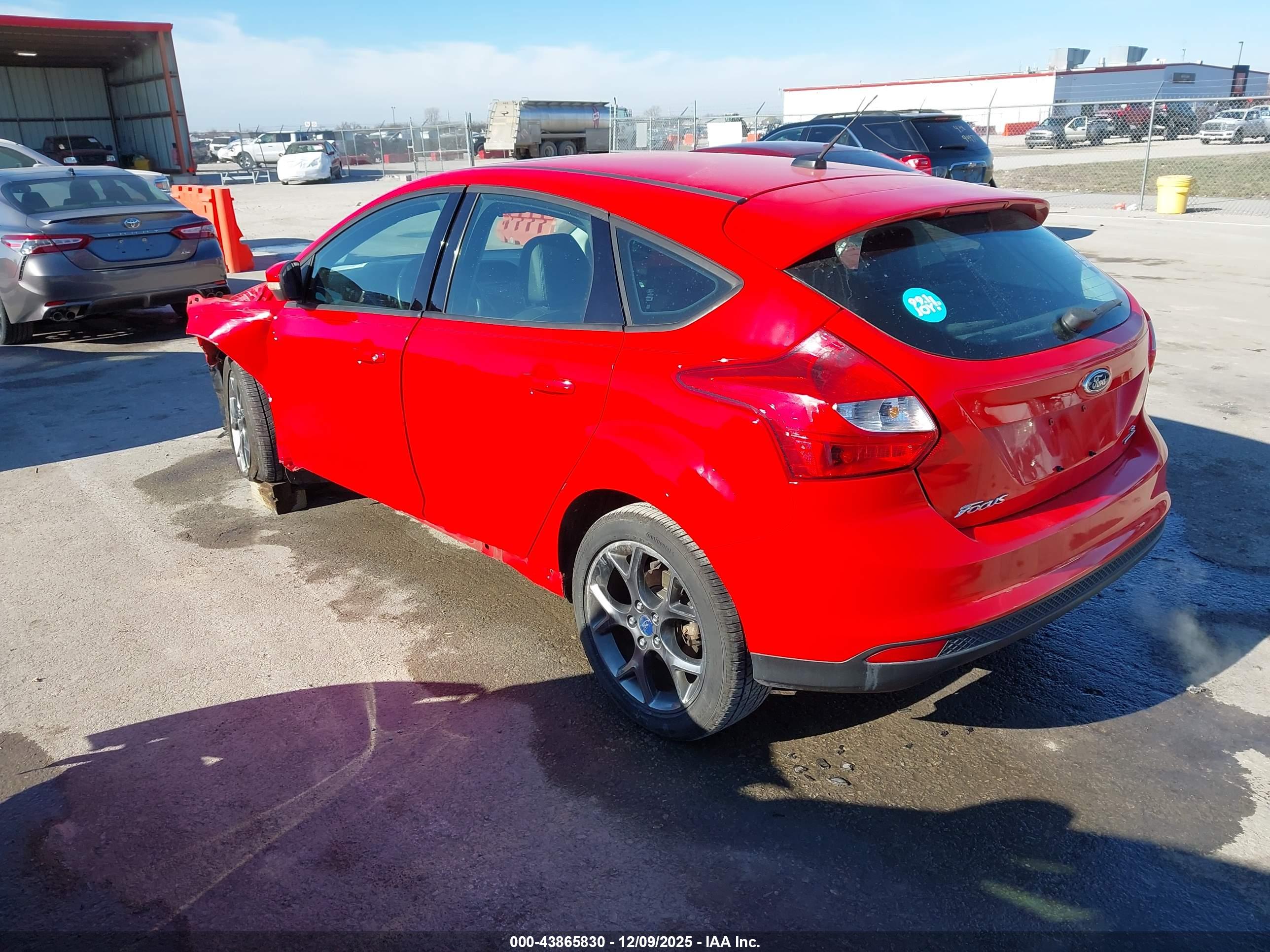 FORD FOCUS image 3