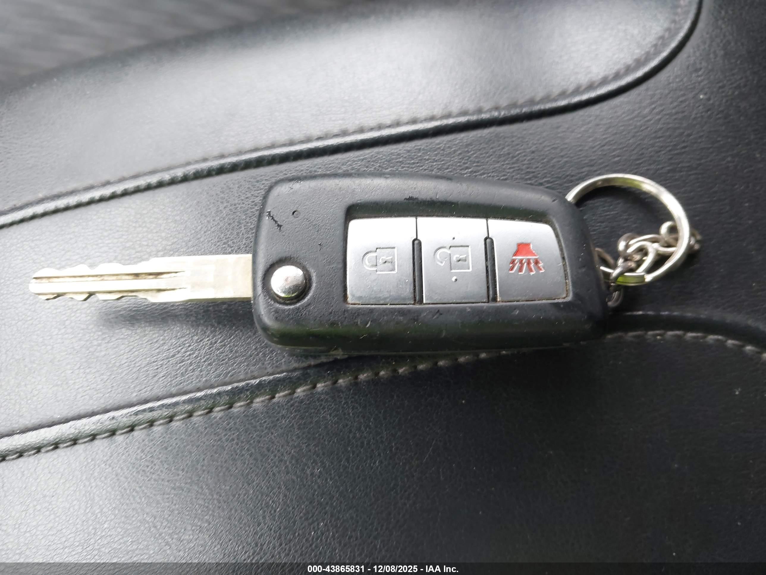 NISSAN ROGUE image 11