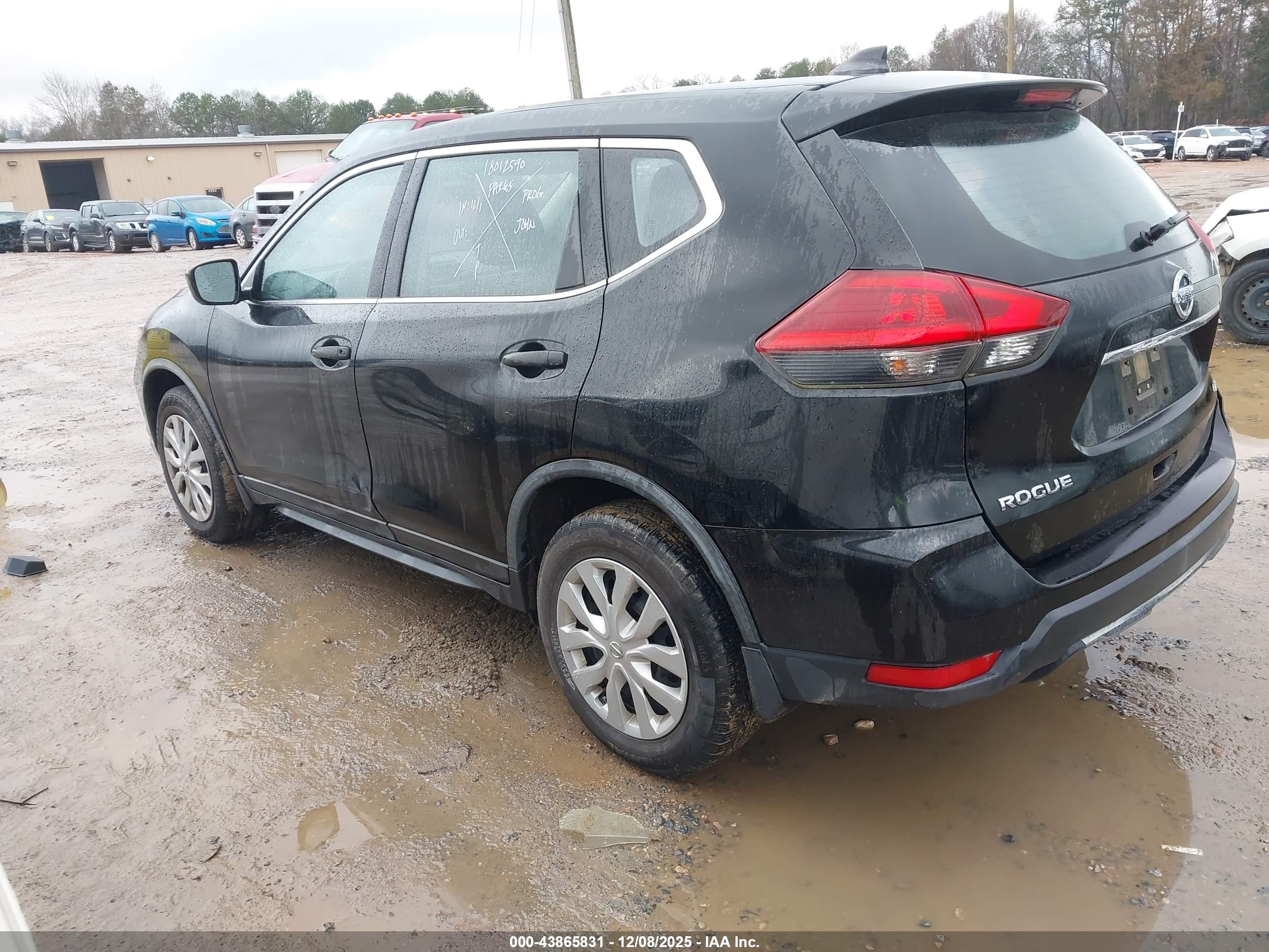 NISSAN ROGUE image 3