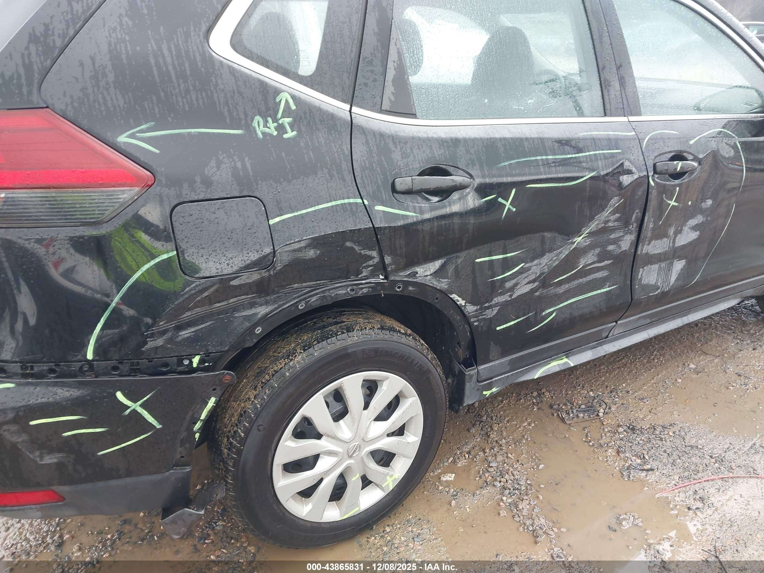 NISSAN ROGUE image 6