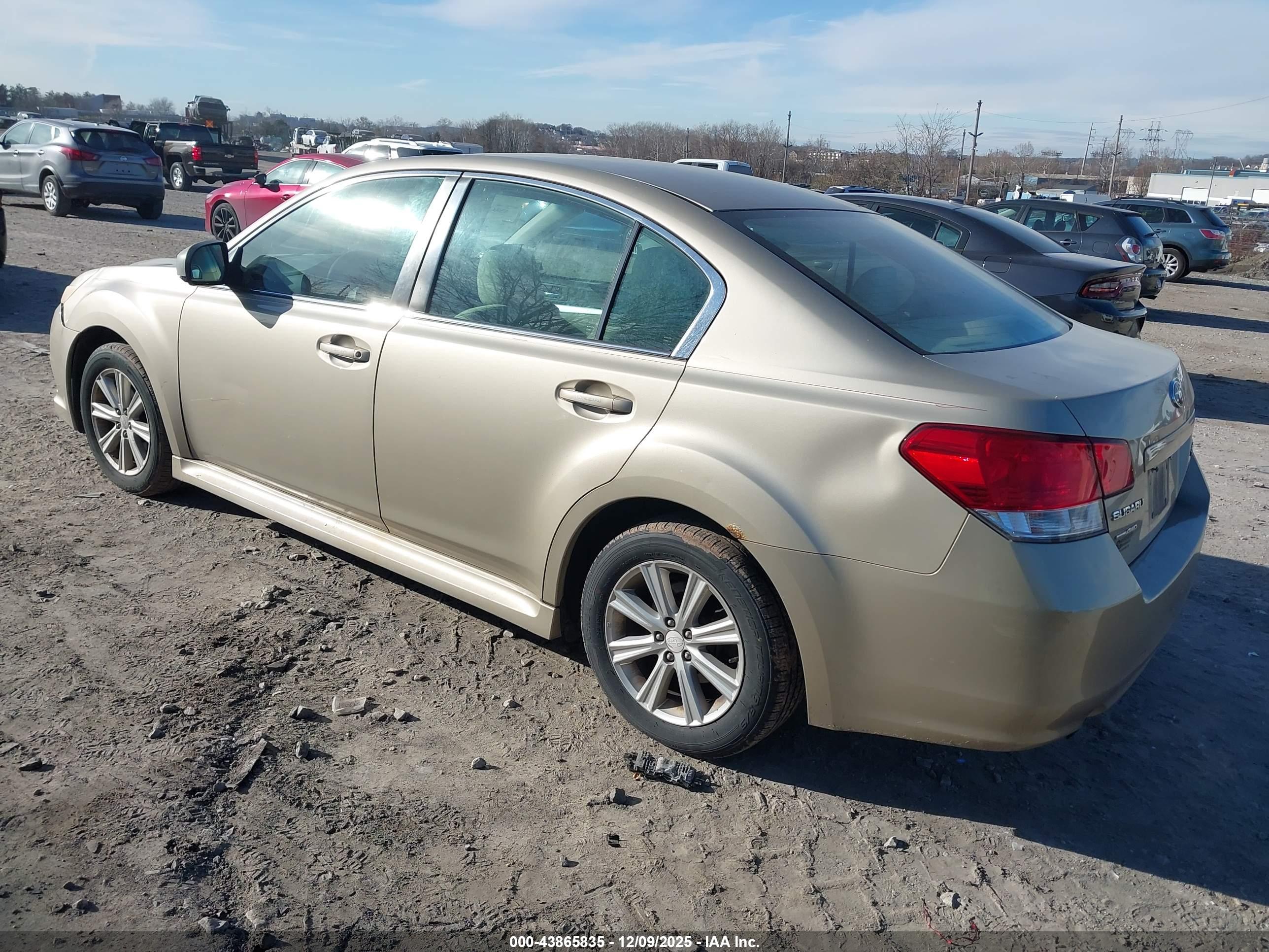 SUBARU LEGACY image 3