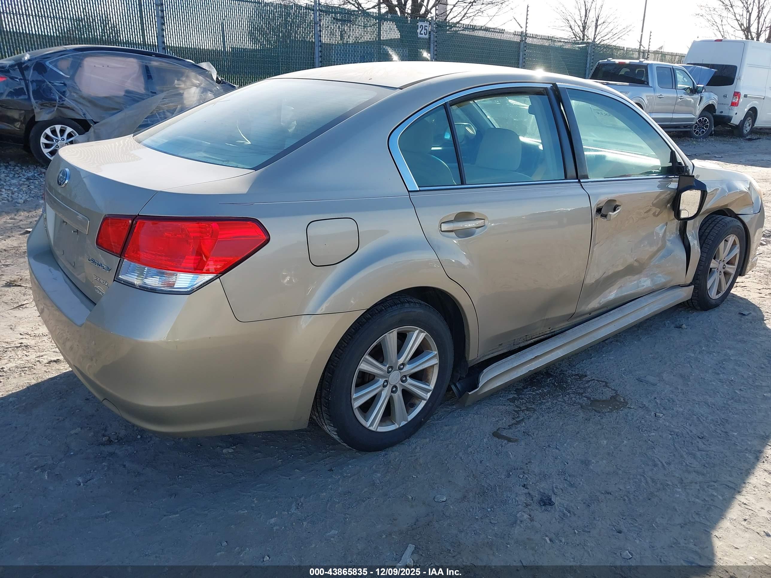 SUBARU LEGACY image 4