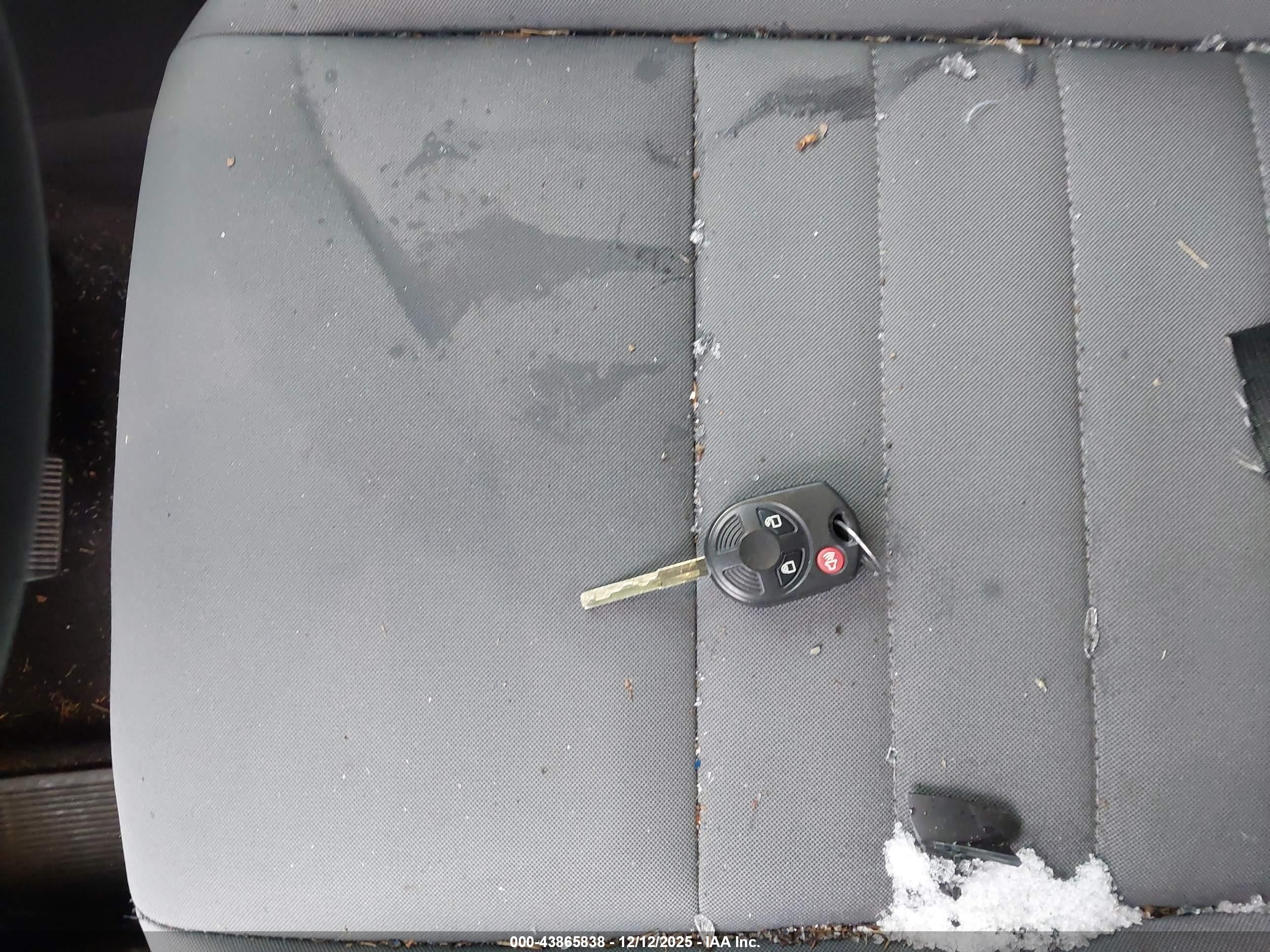 FORD ESCAPE image 11