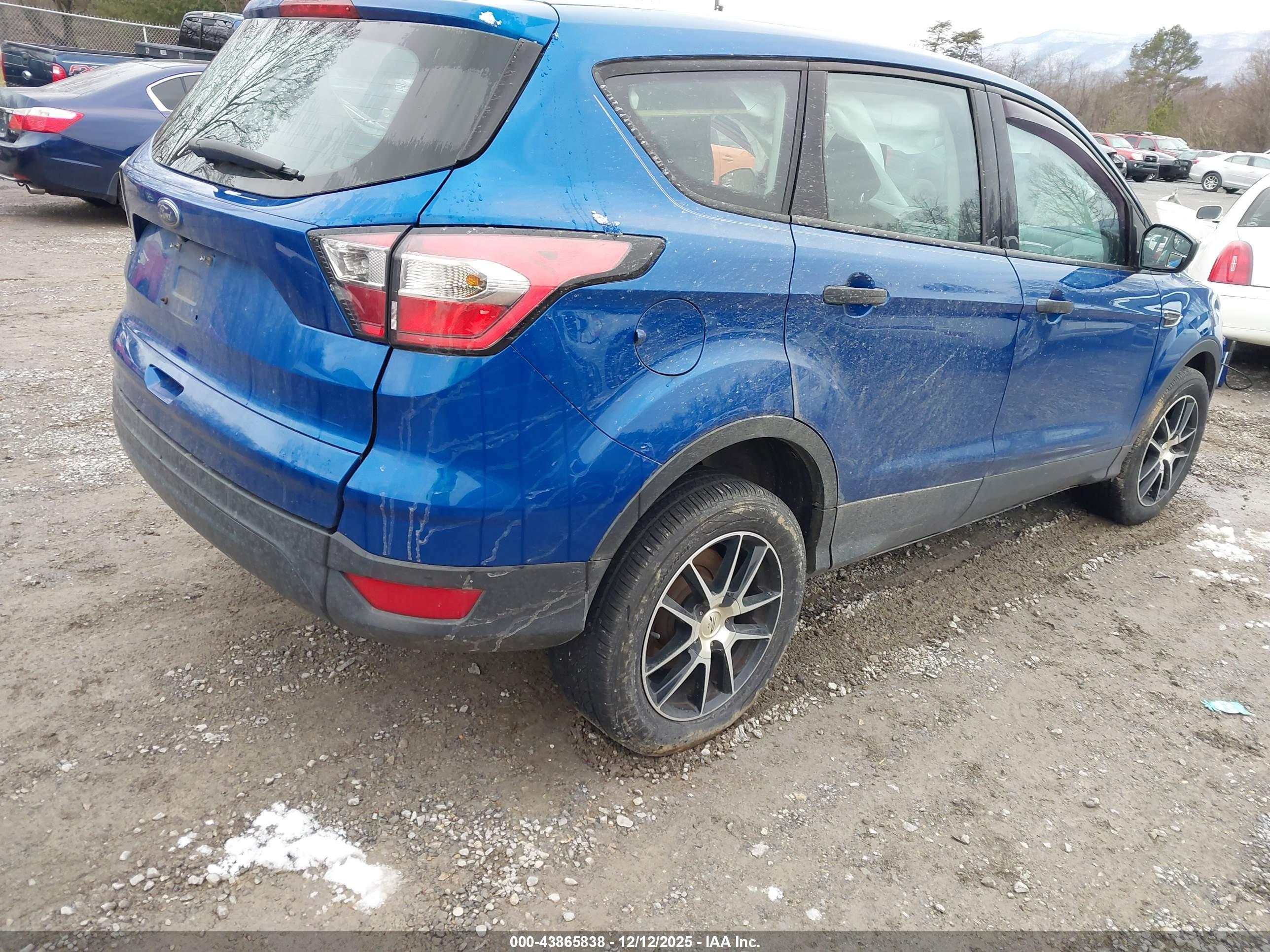 FORD ESCAPE image 4