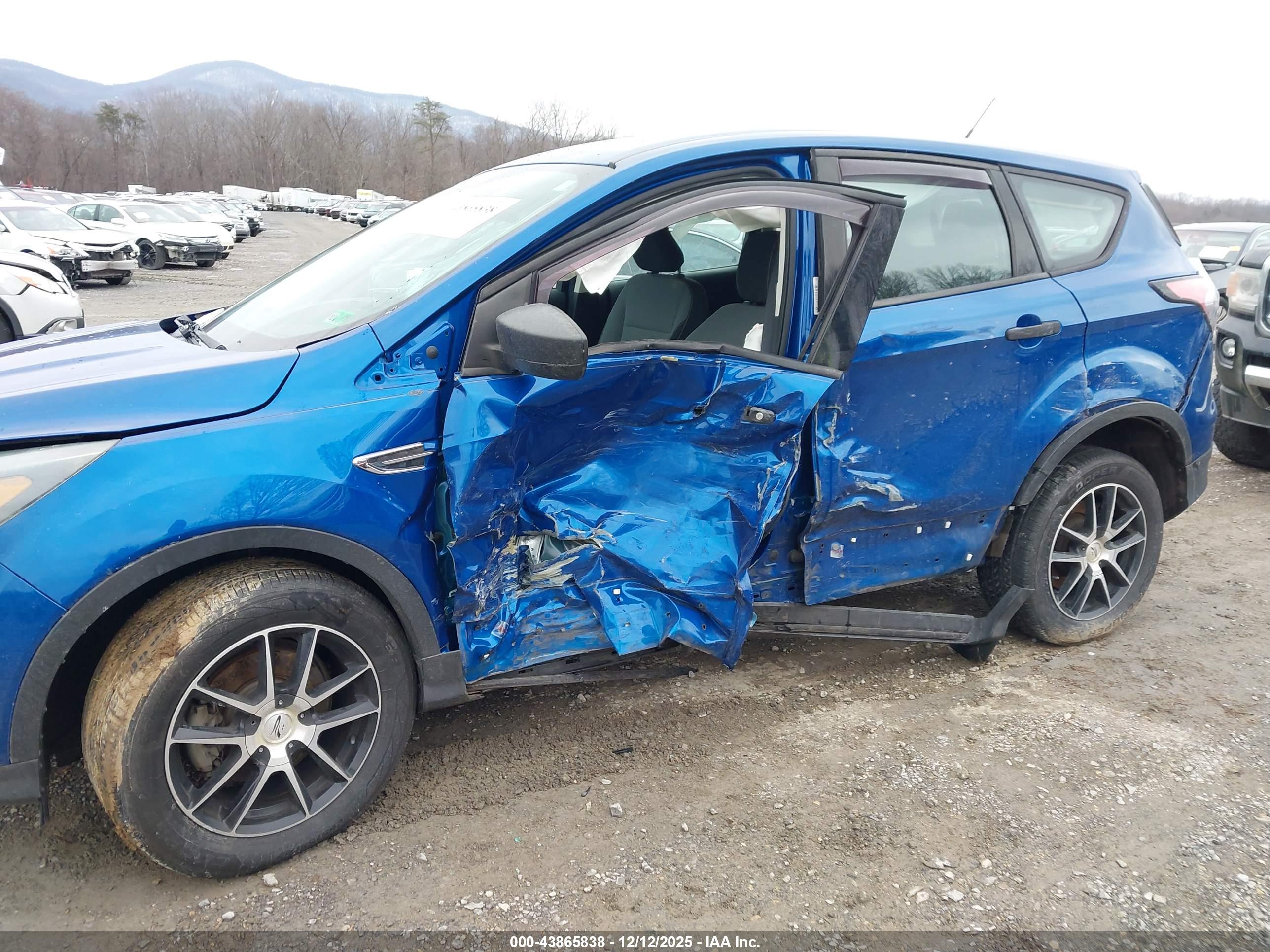 FORD ESCAPE image 6