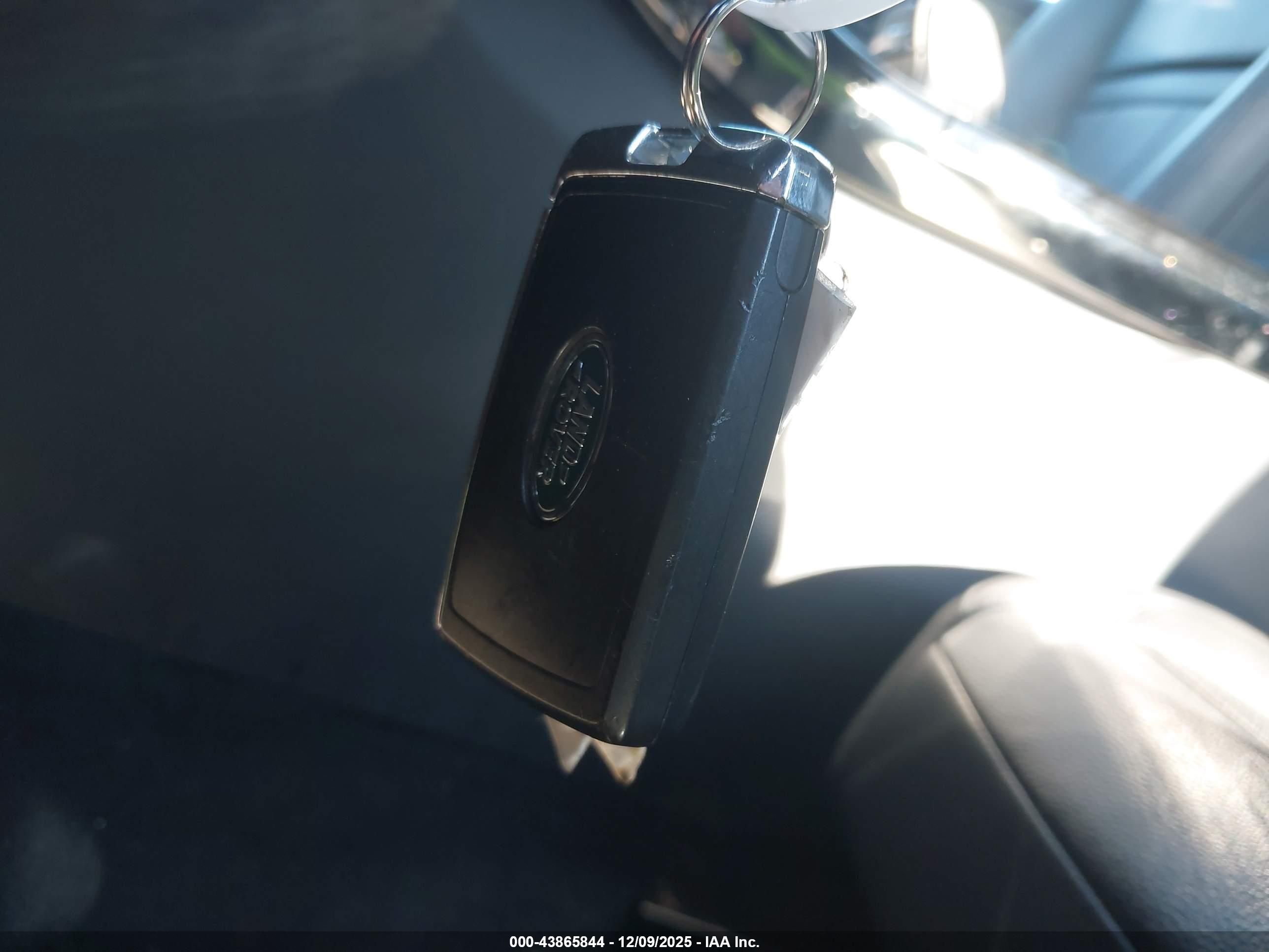 LAND ROVER image 11