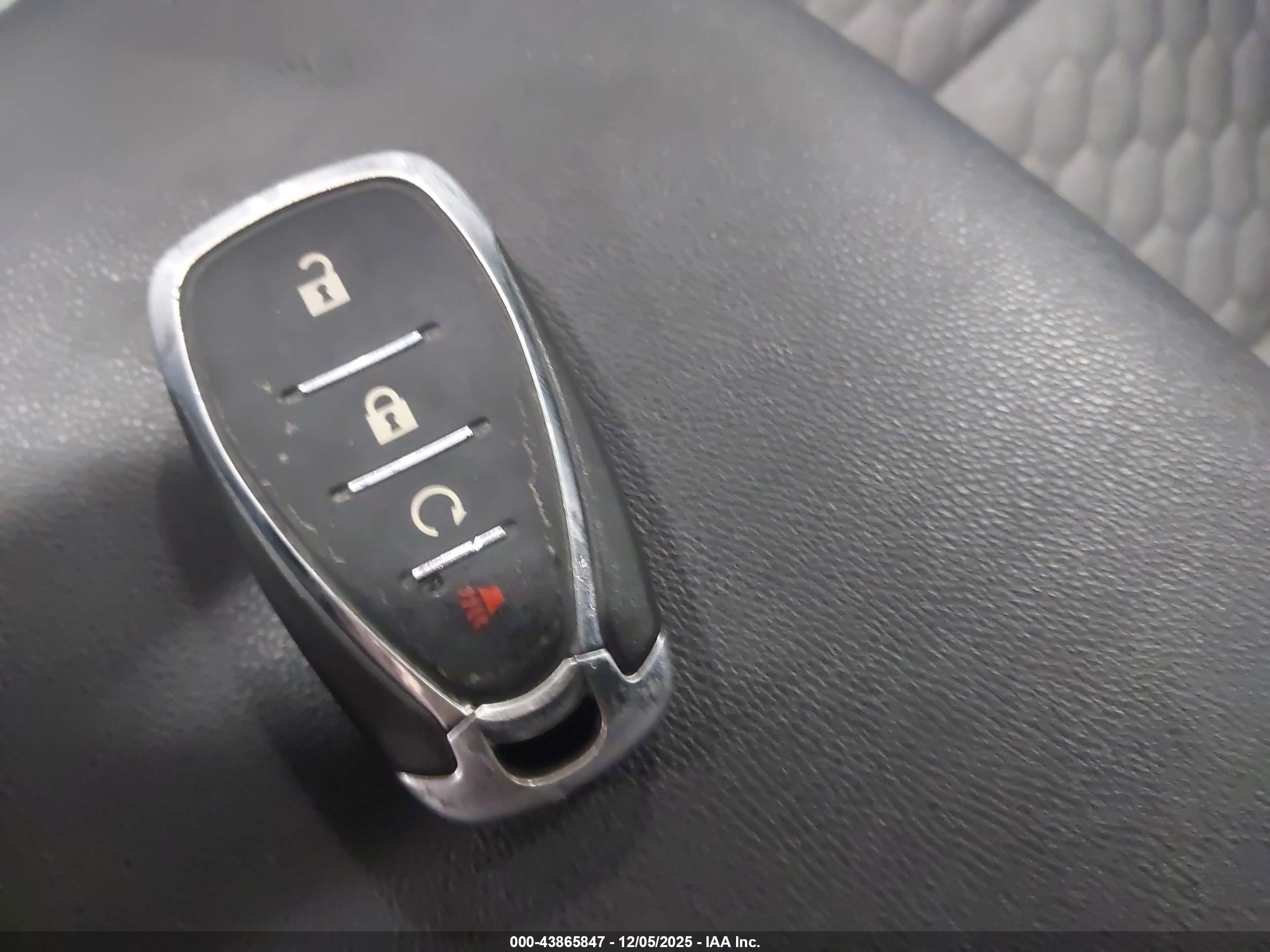 CHEVROLET EQUINOX image 11