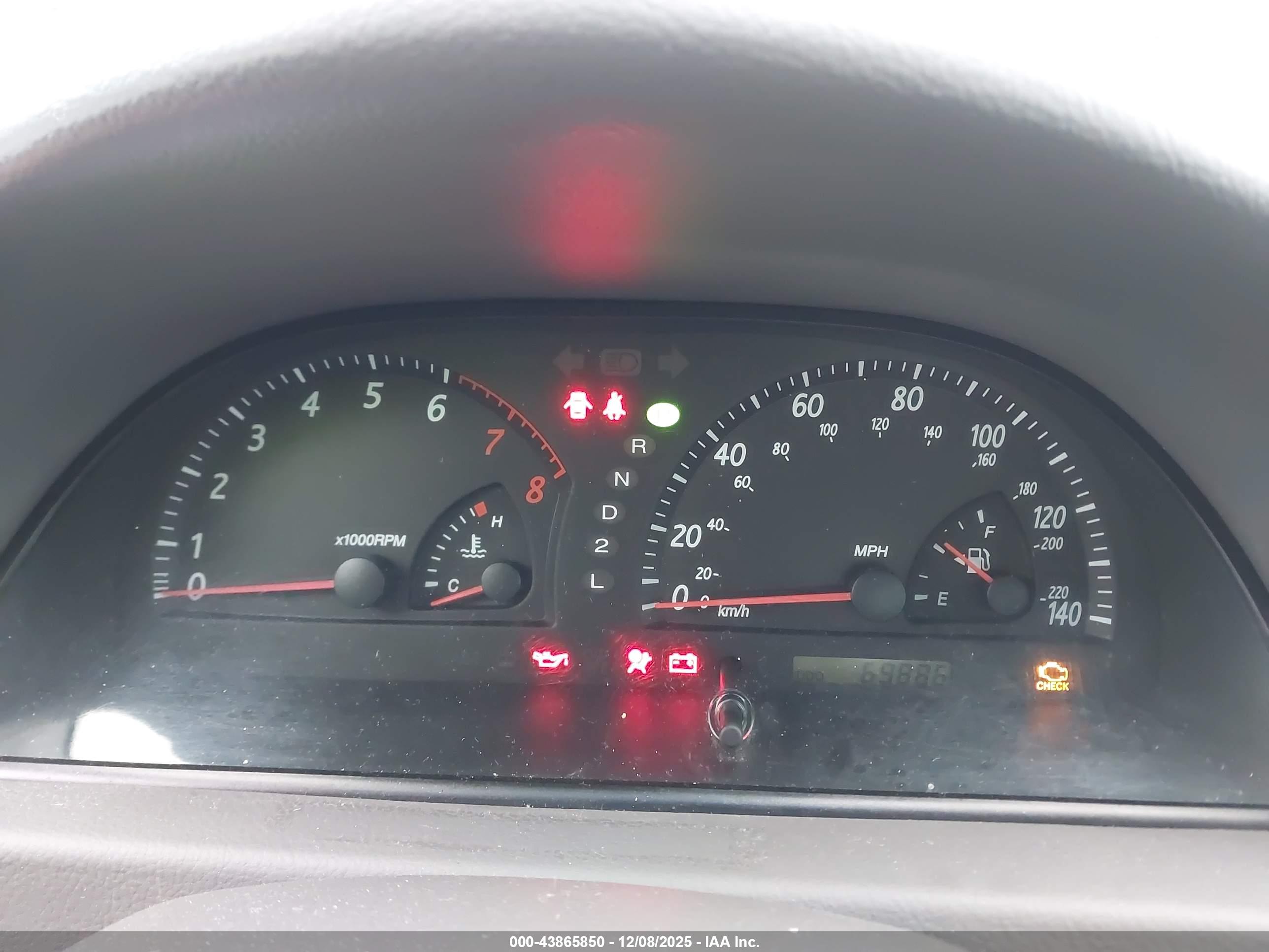 TOYOTA CAMRY image 7