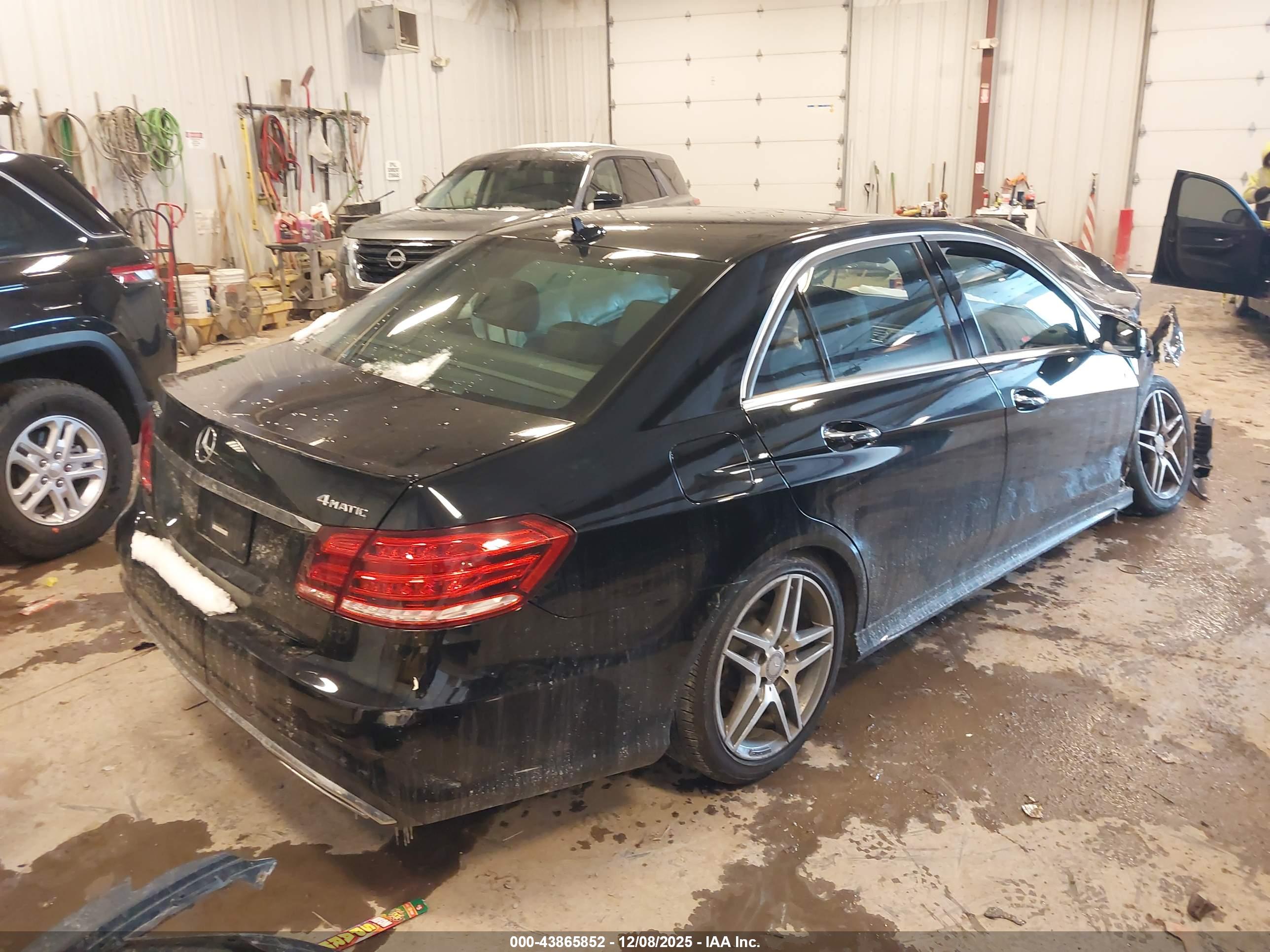 MERCEDES-BENZ E image 4