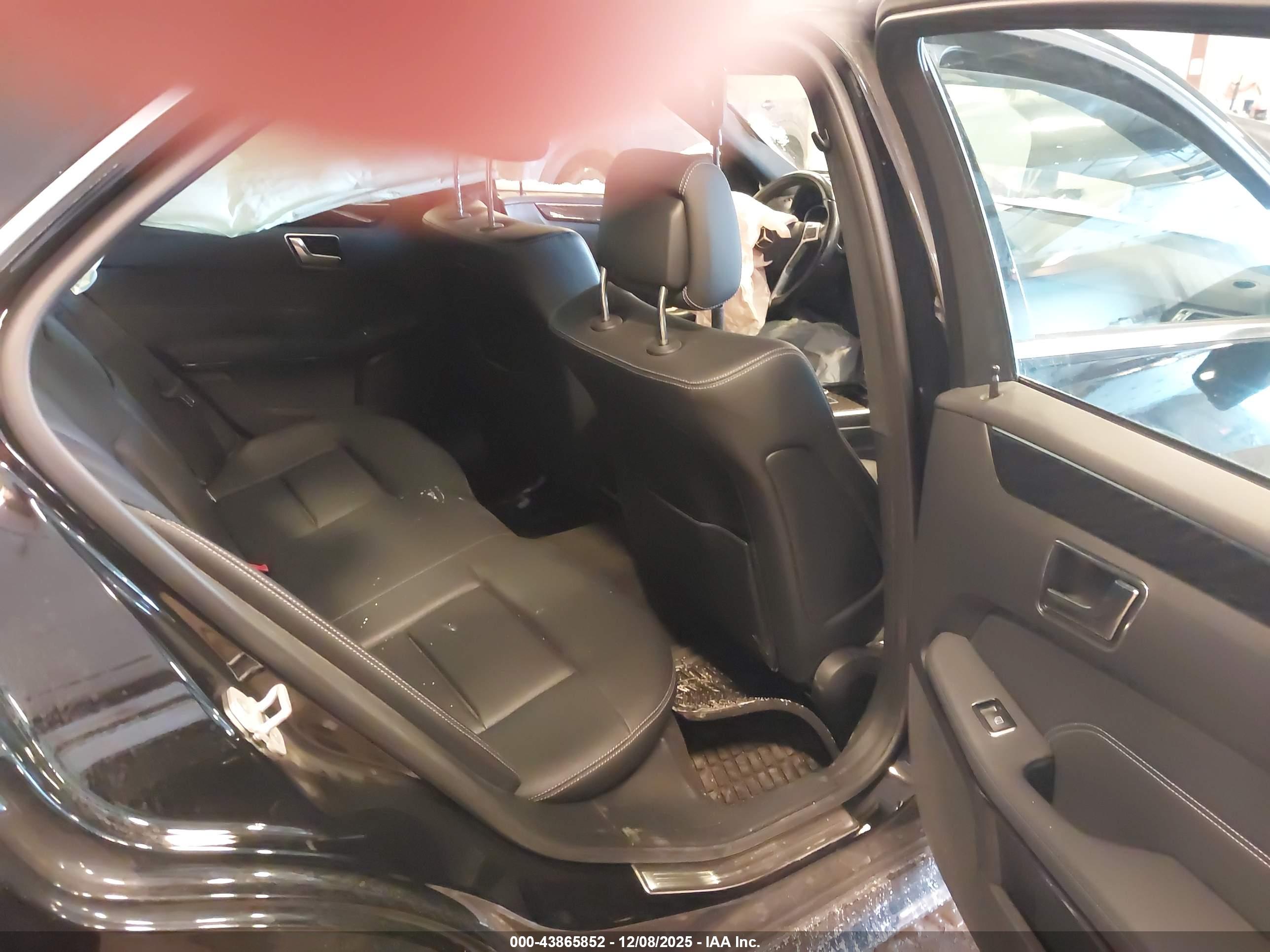 MERCEDES-BENZ E image 8