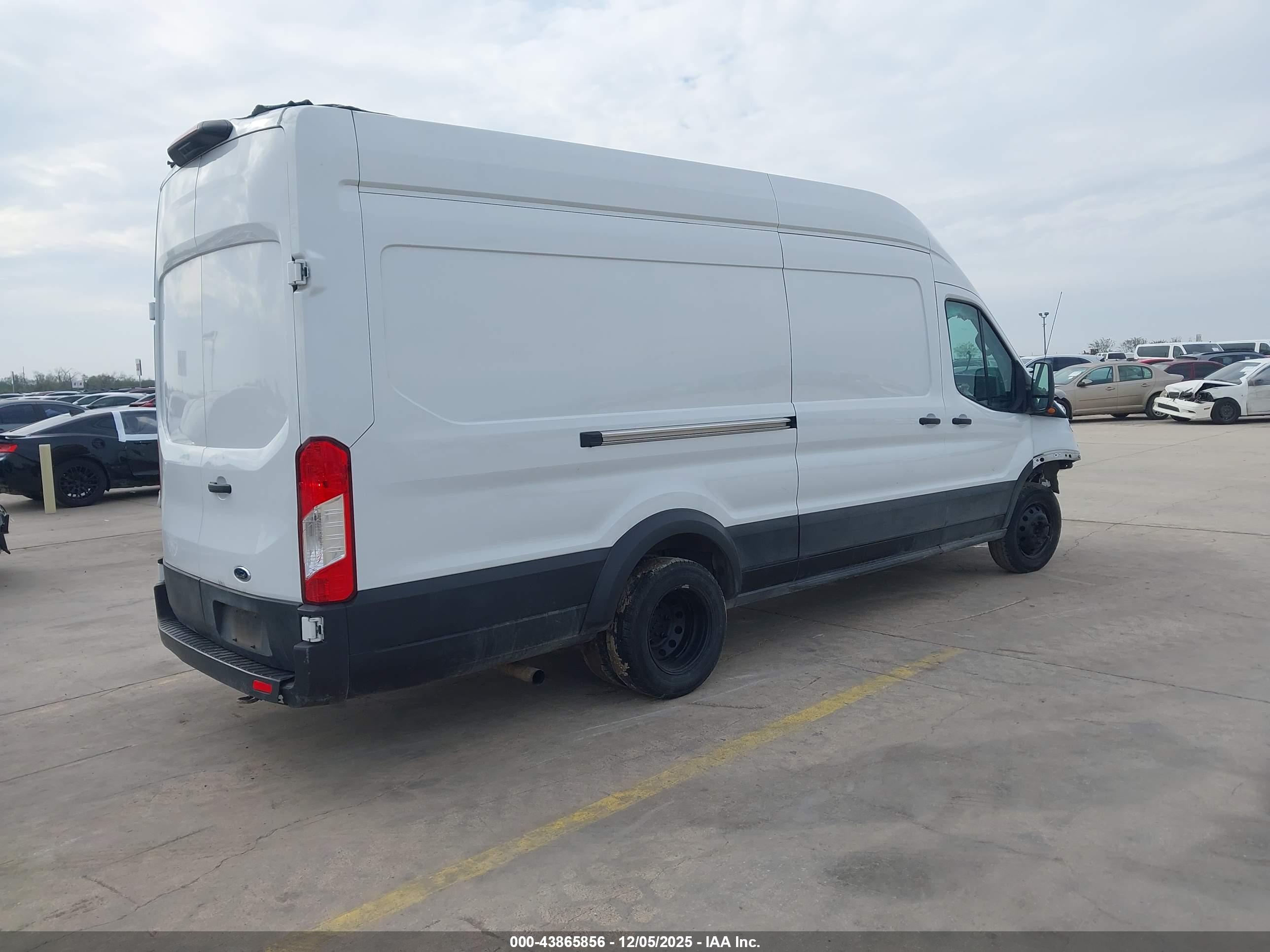 FORD TRANSIT-350 image 4