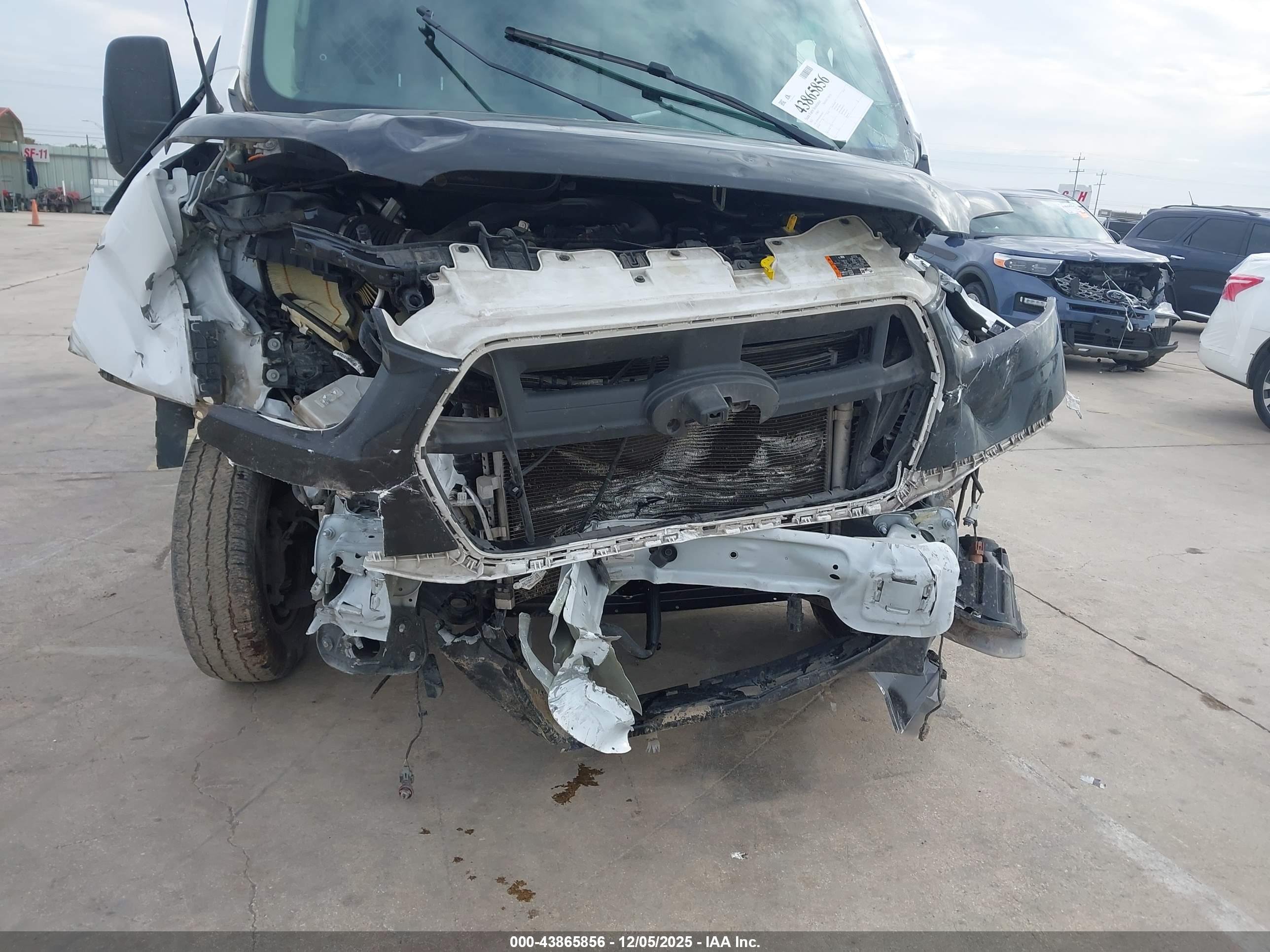 FORD TRANSIT-350 image 6