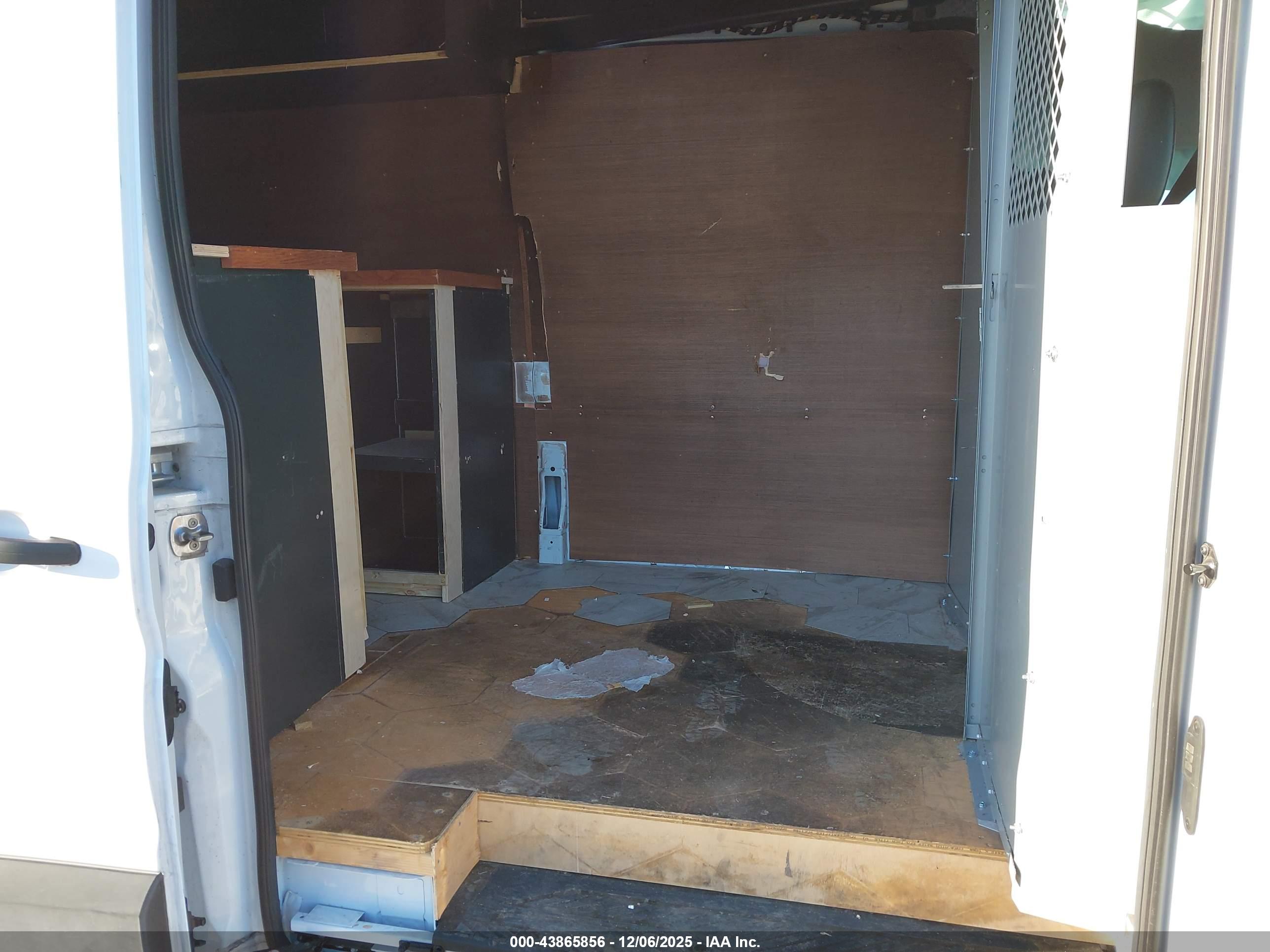 FORD TRANSIT-350 image 8