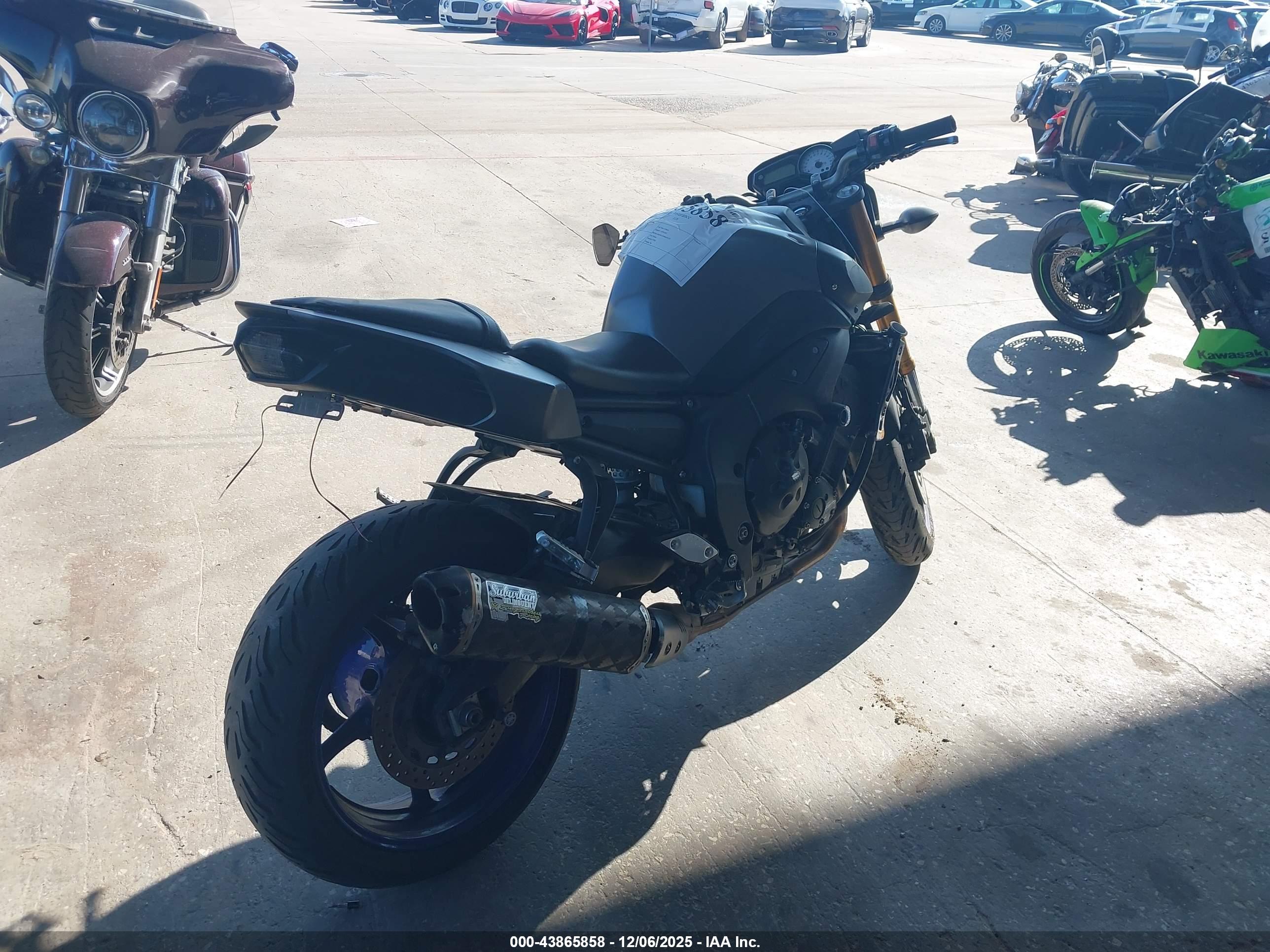 YAMAHA FZ8 image 4