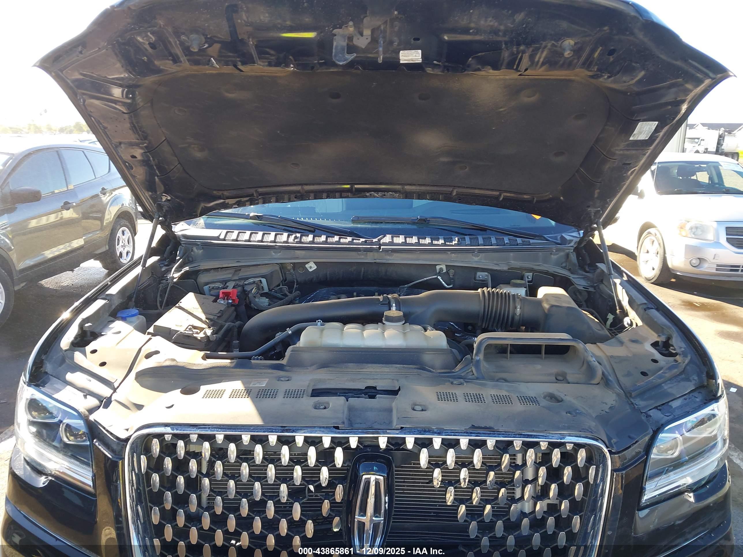 LINCOLN NAVIGATOR image 10