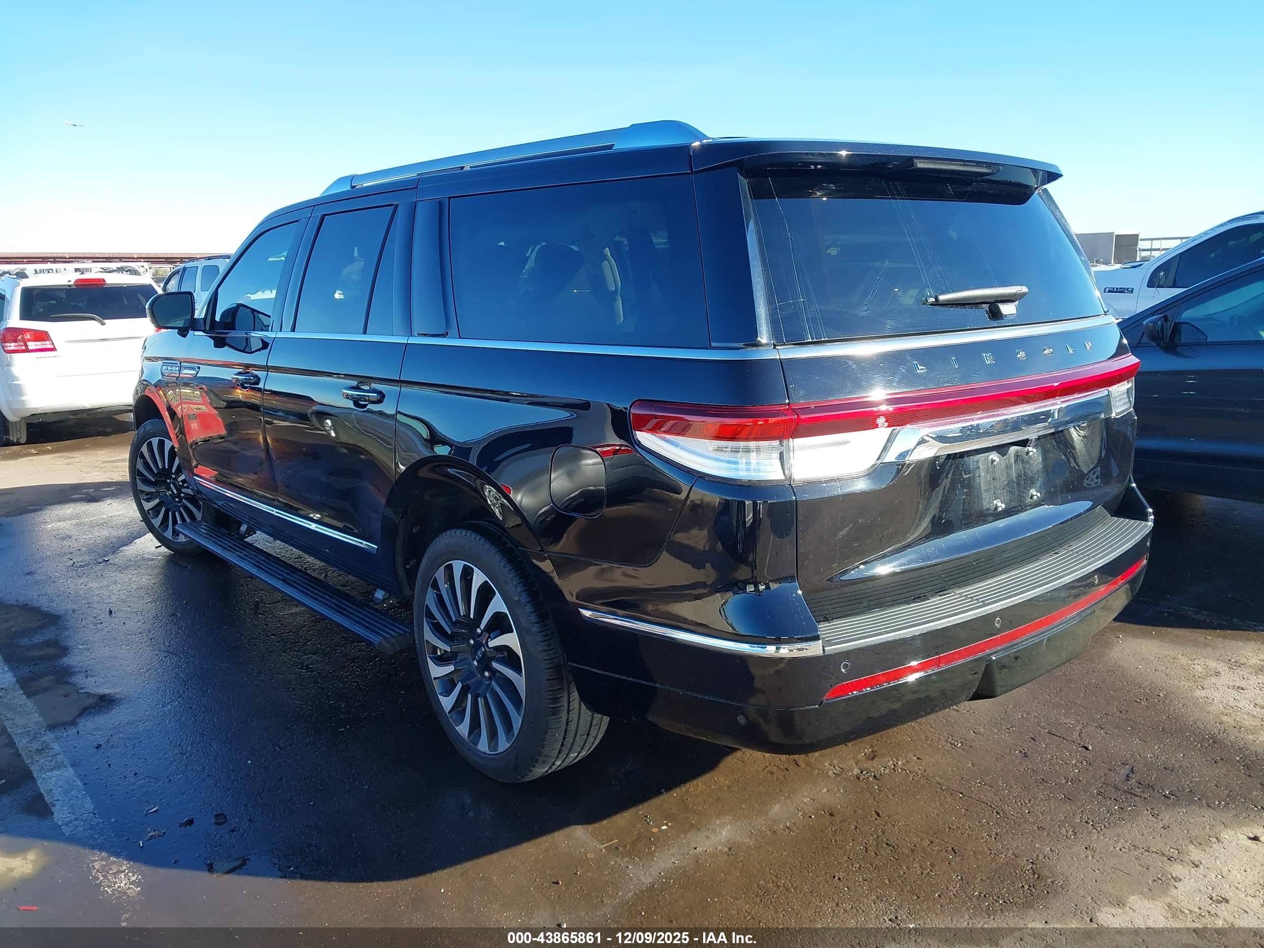 LINCOLN NAVIGATOR image 3
