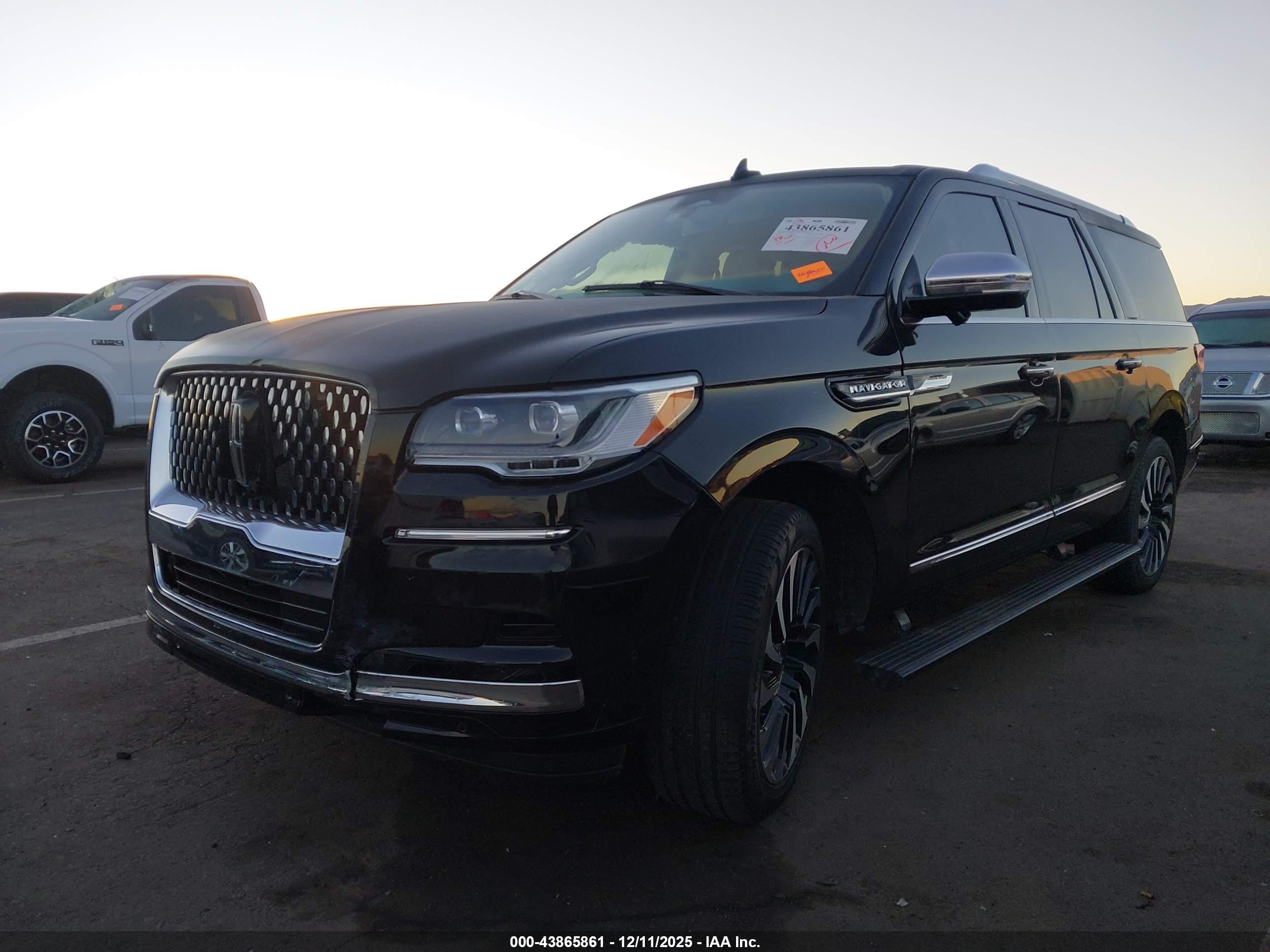 LINCOLN NAVIGATOR image 6