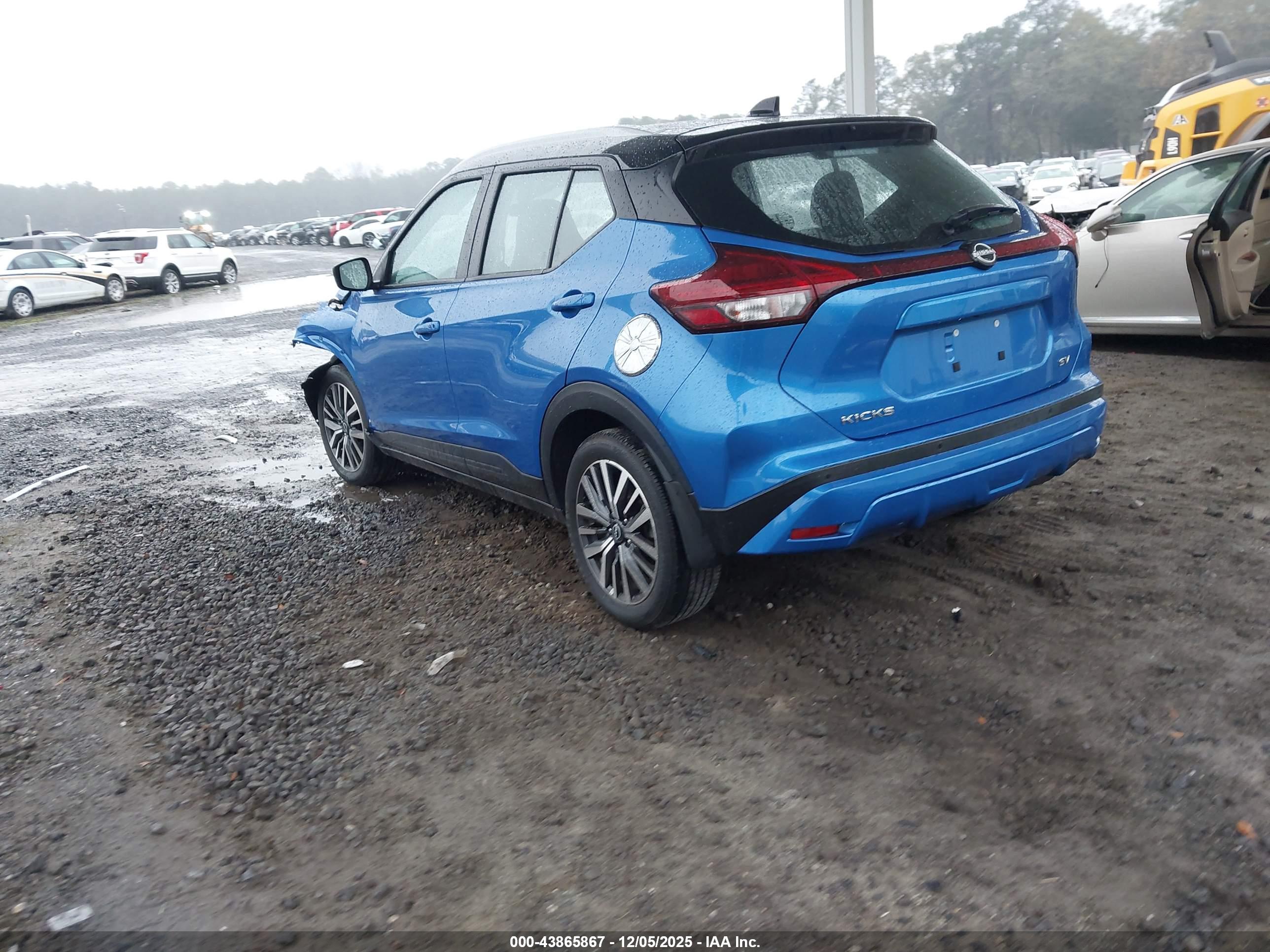 NISSAN KICKS image 3