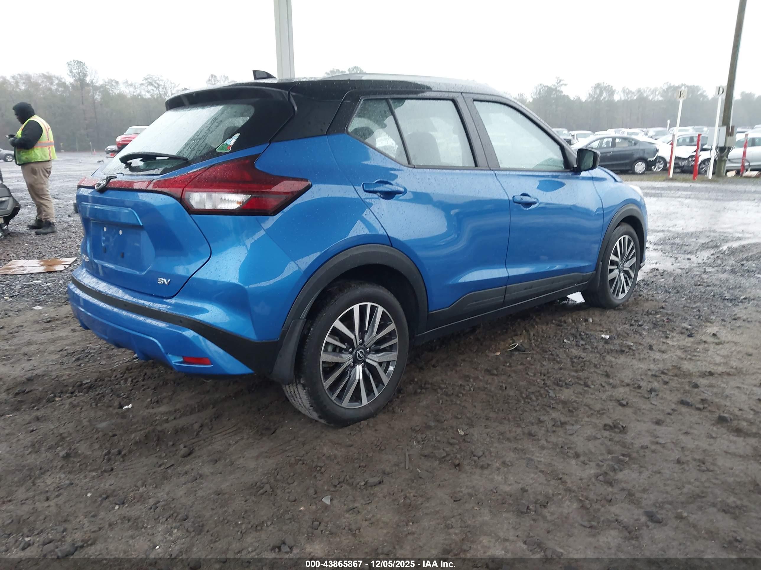 NISSAN KICKS image 4