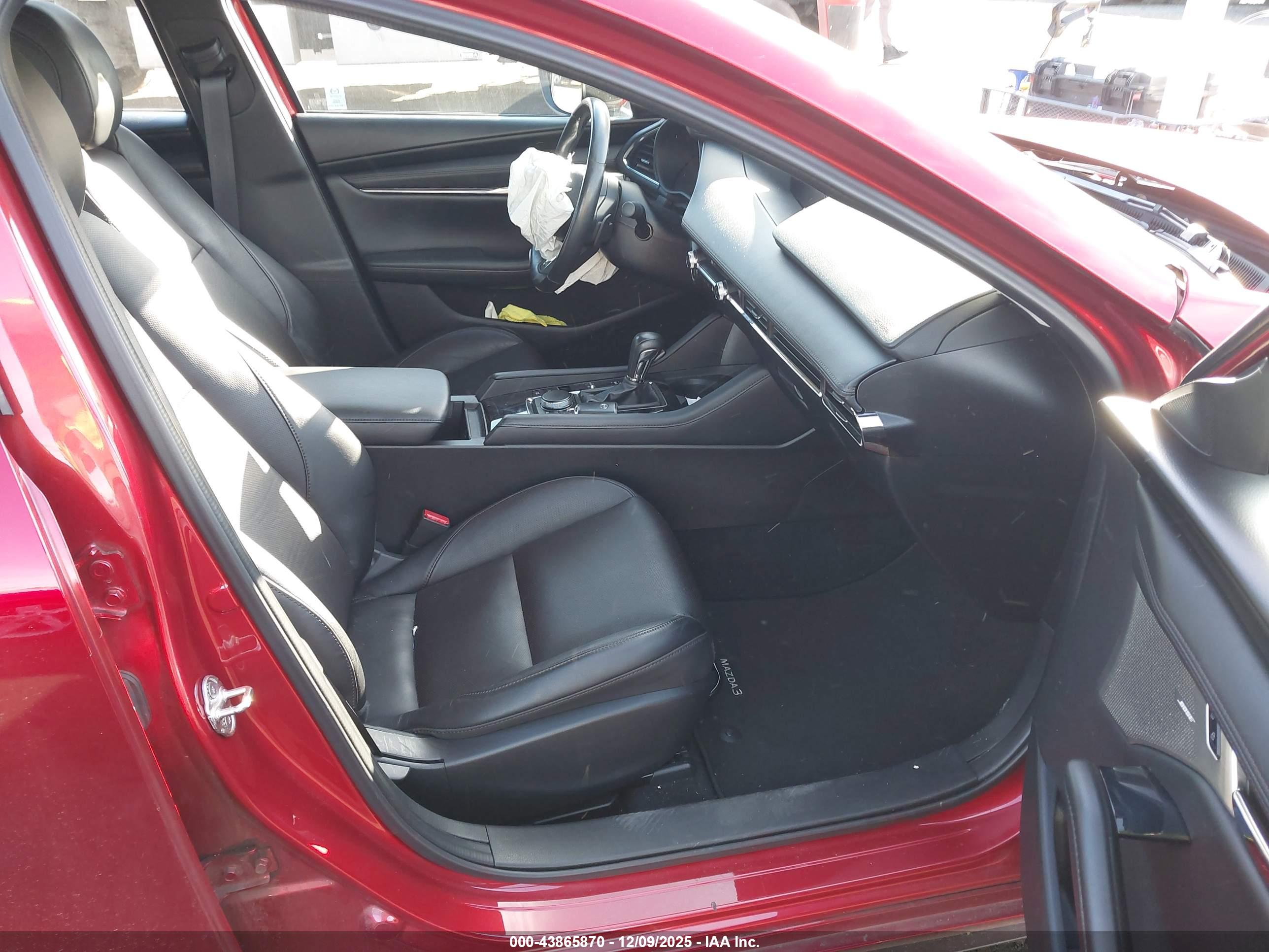 MAZDA MAZDA3 image 5