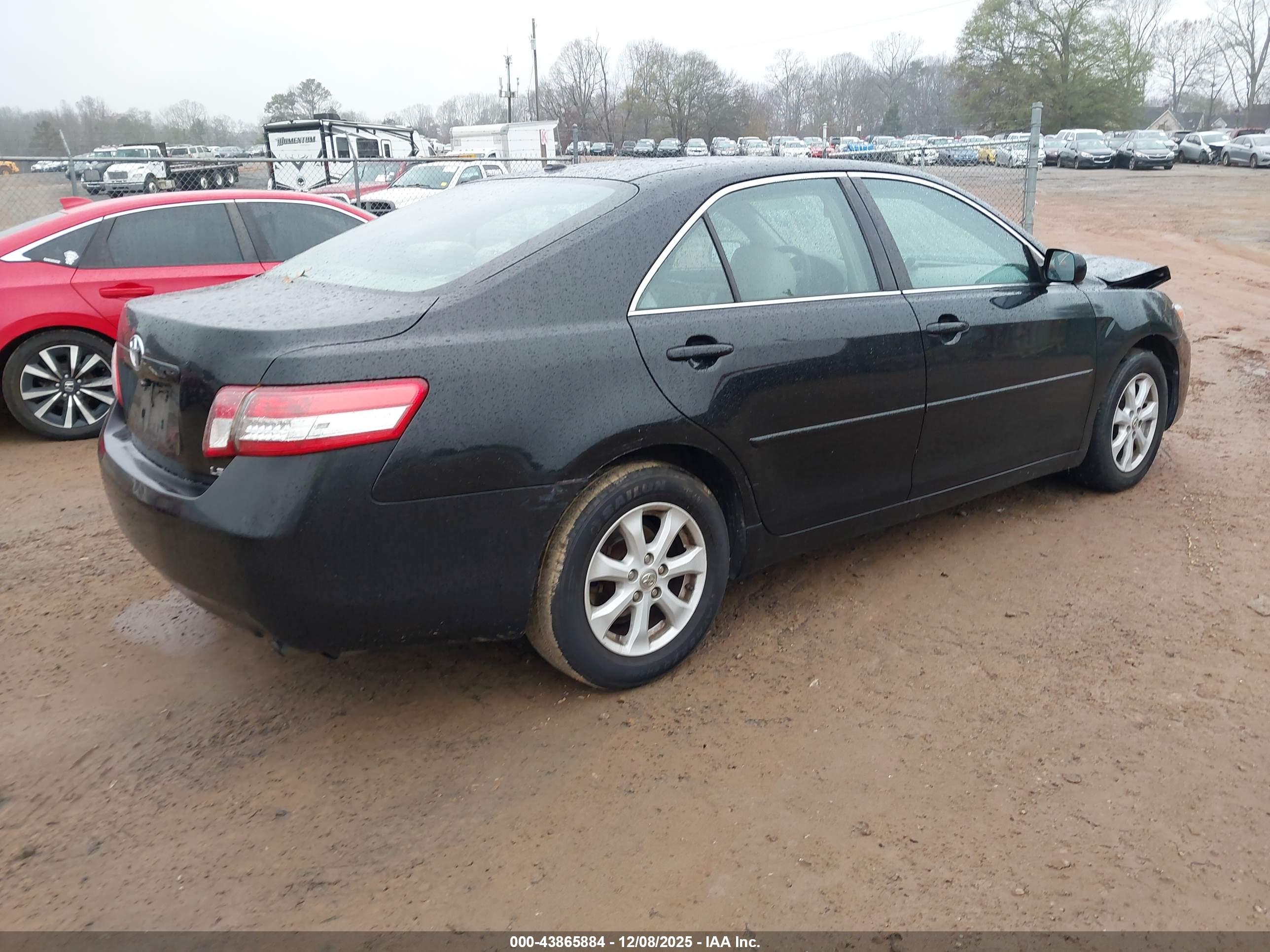 TOYOTA CAMRY image 4