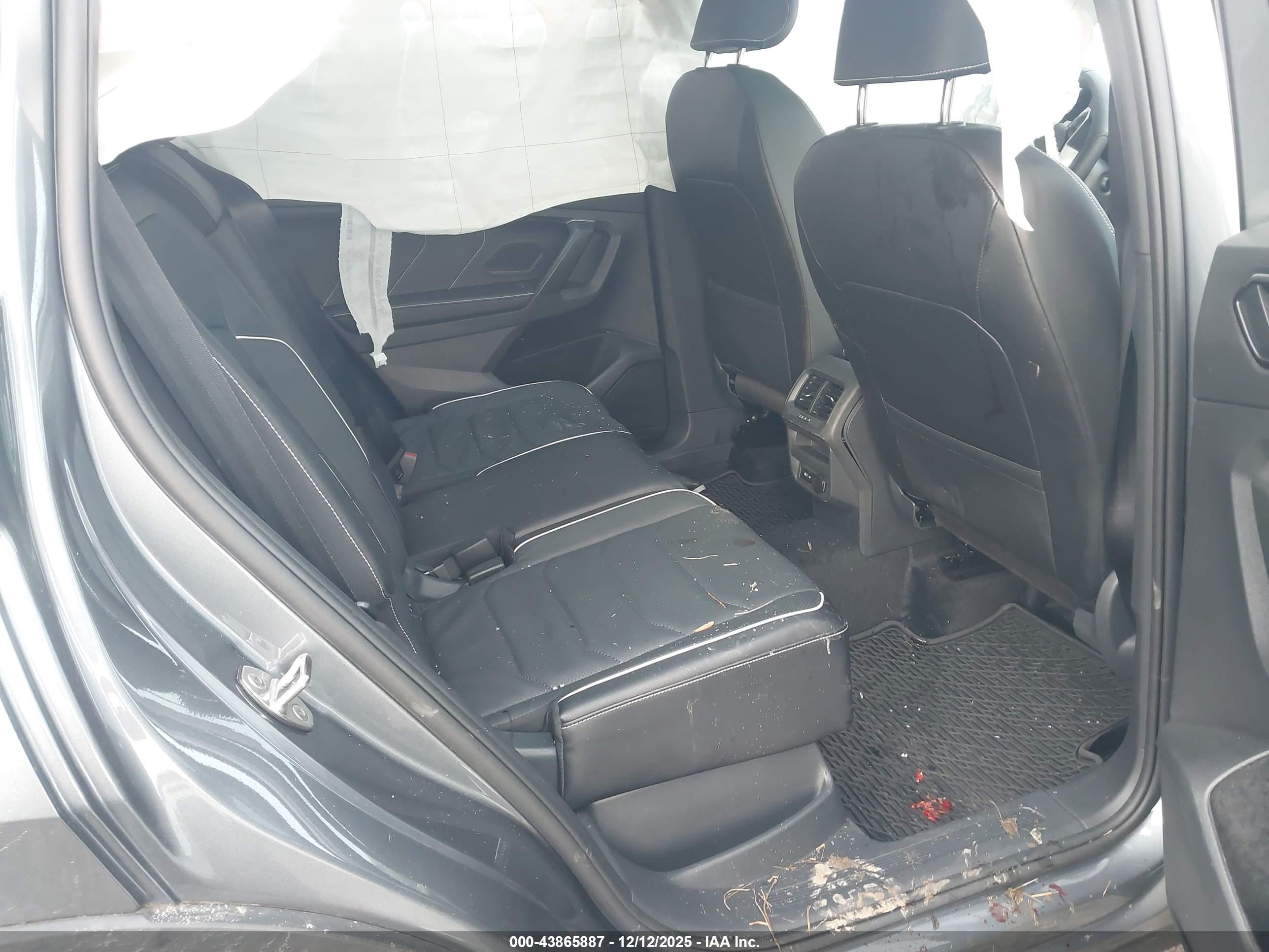 VOLKSWAGEN TIGUAN image 8