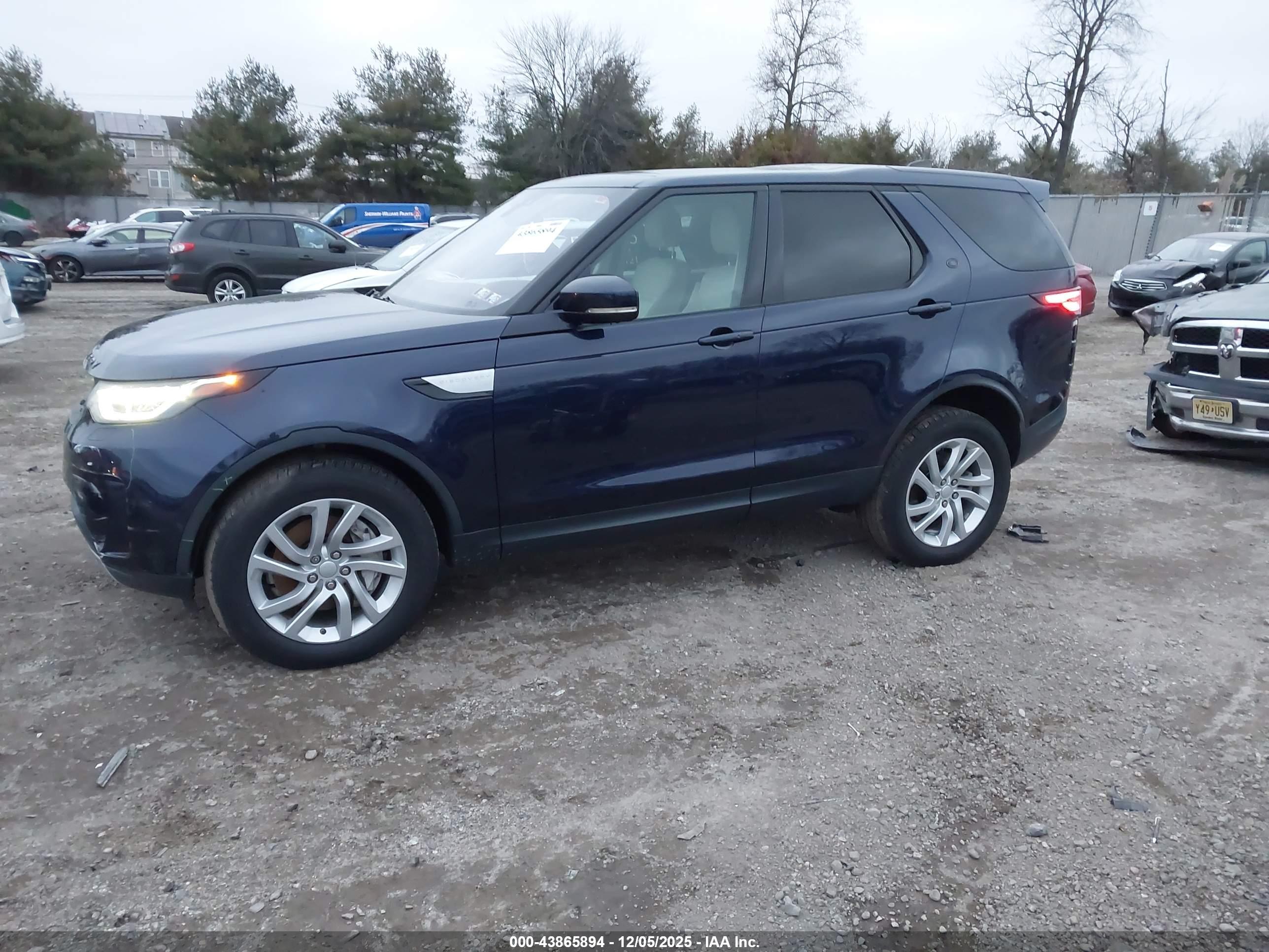 LAND ROVER image 2