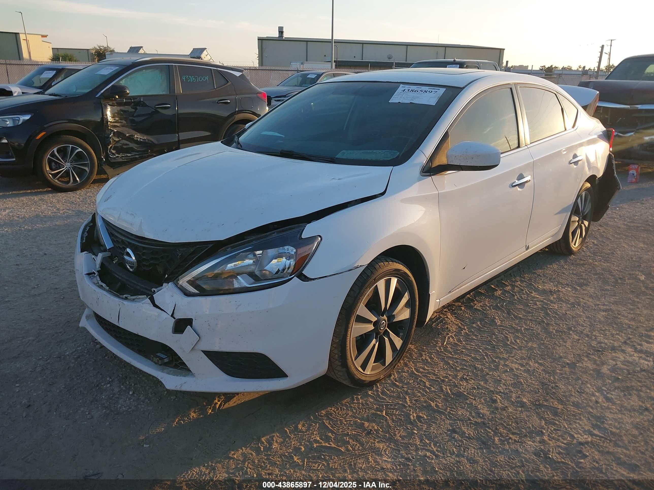 NISSAN SENTRA image 2