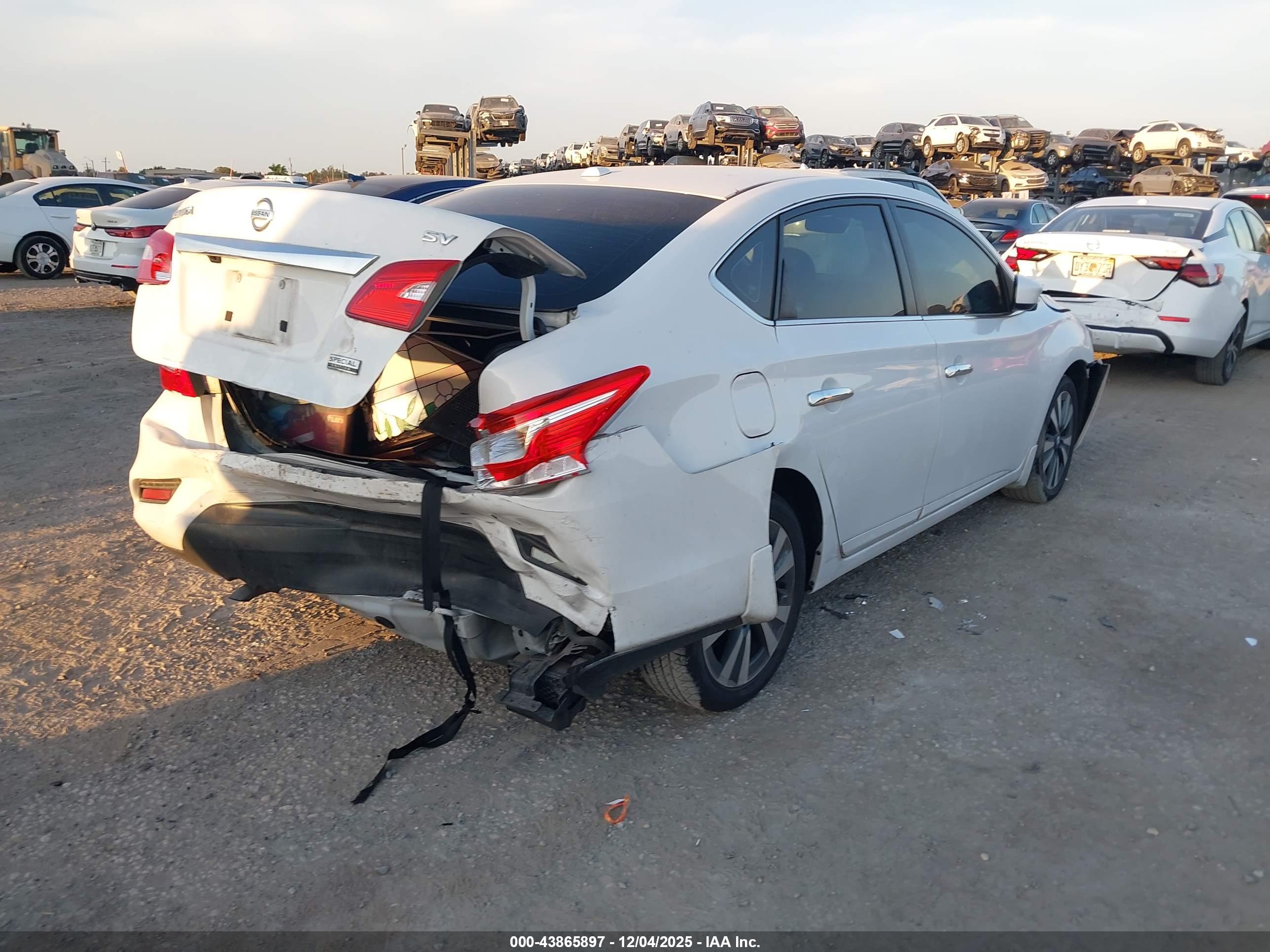 NISSAN SENTRA image 4
