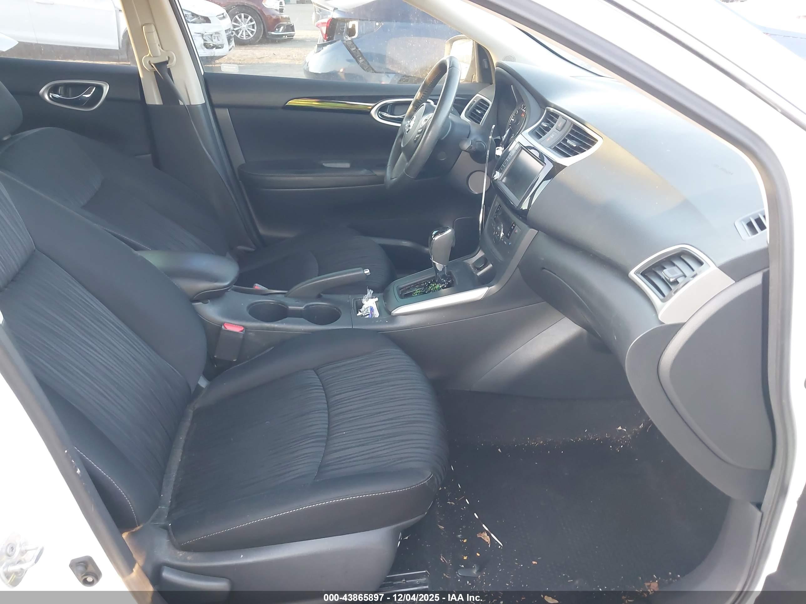 NISSAN SENTRA image 5
