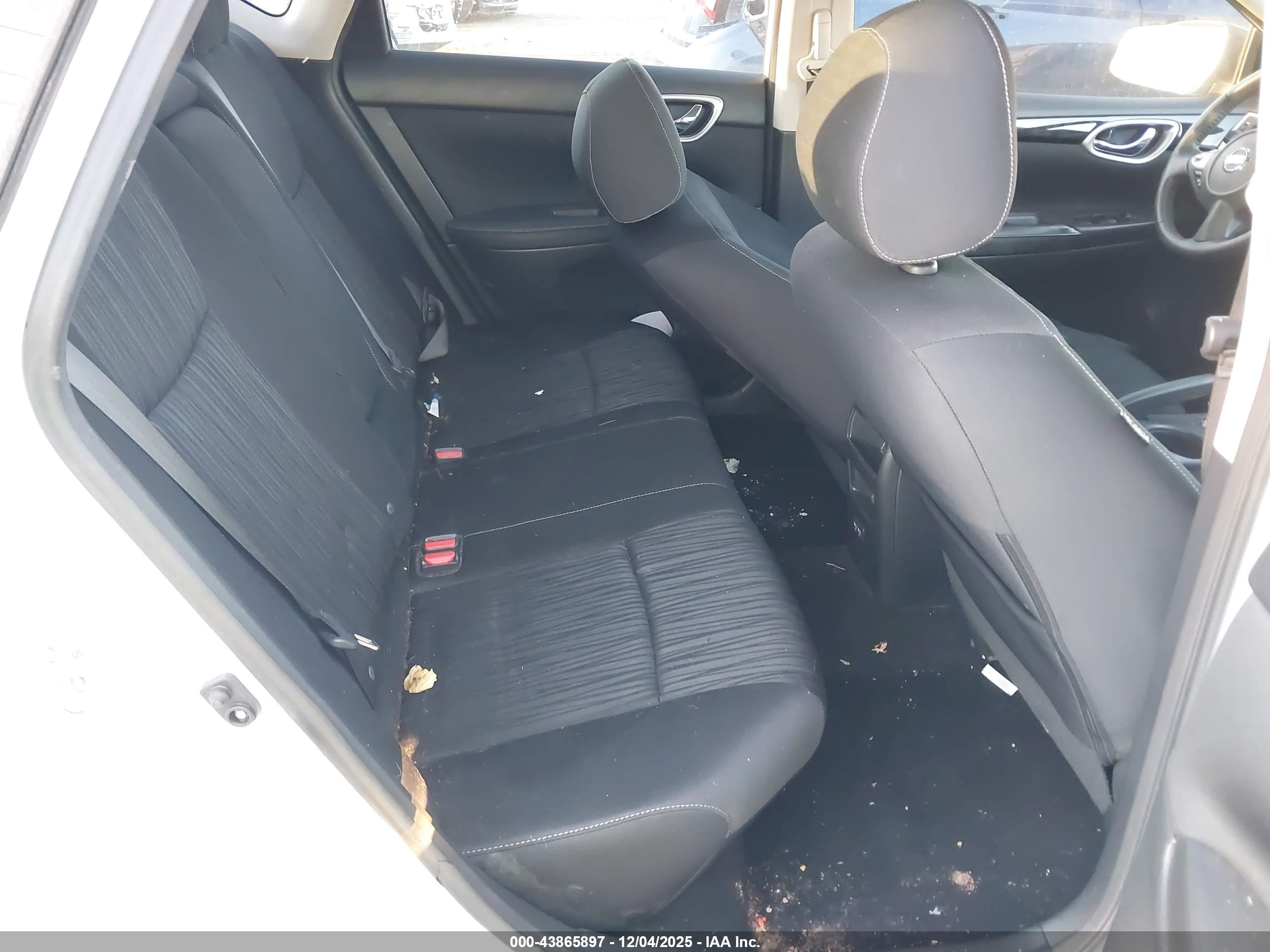 NISSAN SENTRA image 8