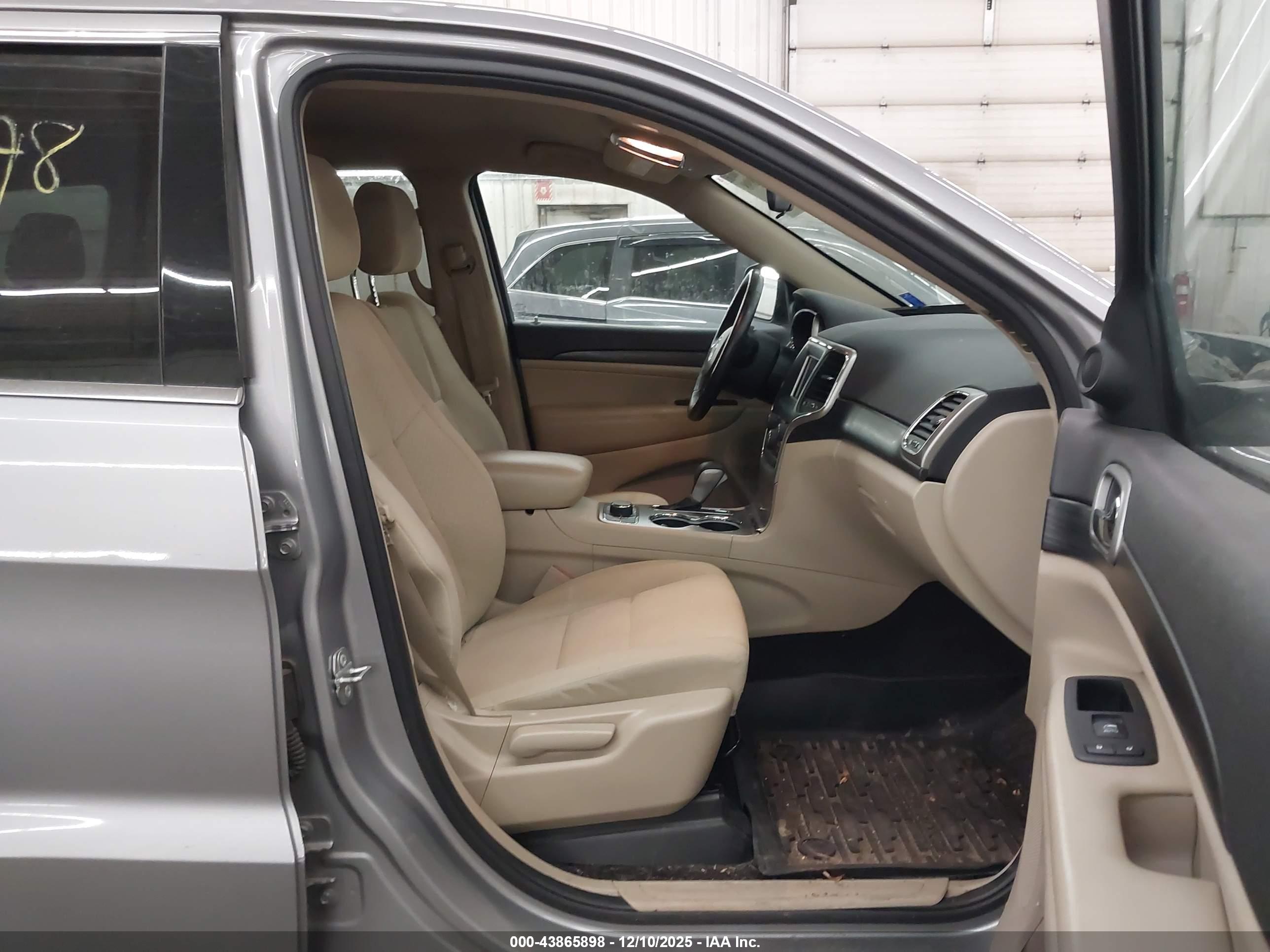 JEEP GRAND image 5
