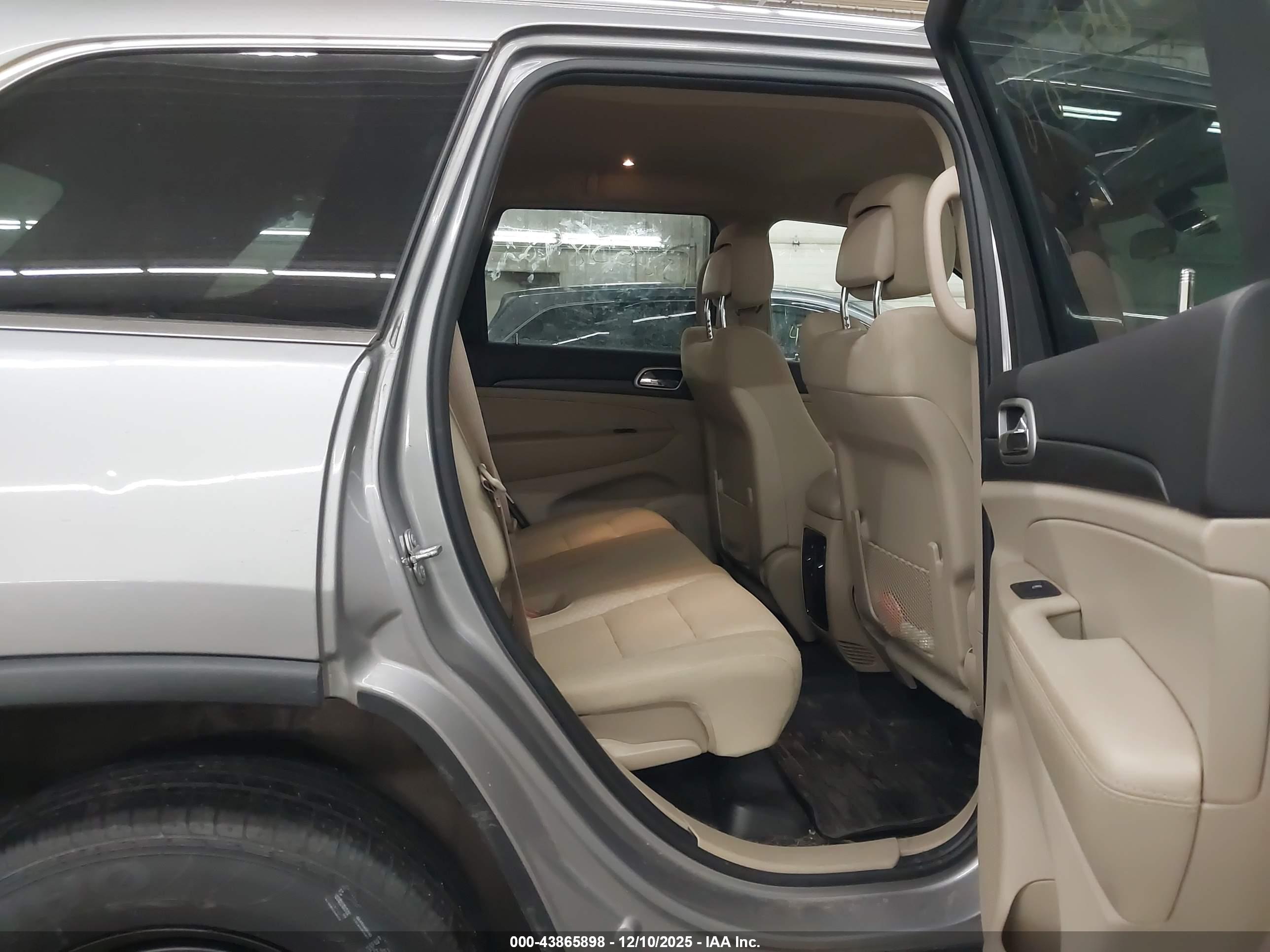 JEEP GRAND image 8