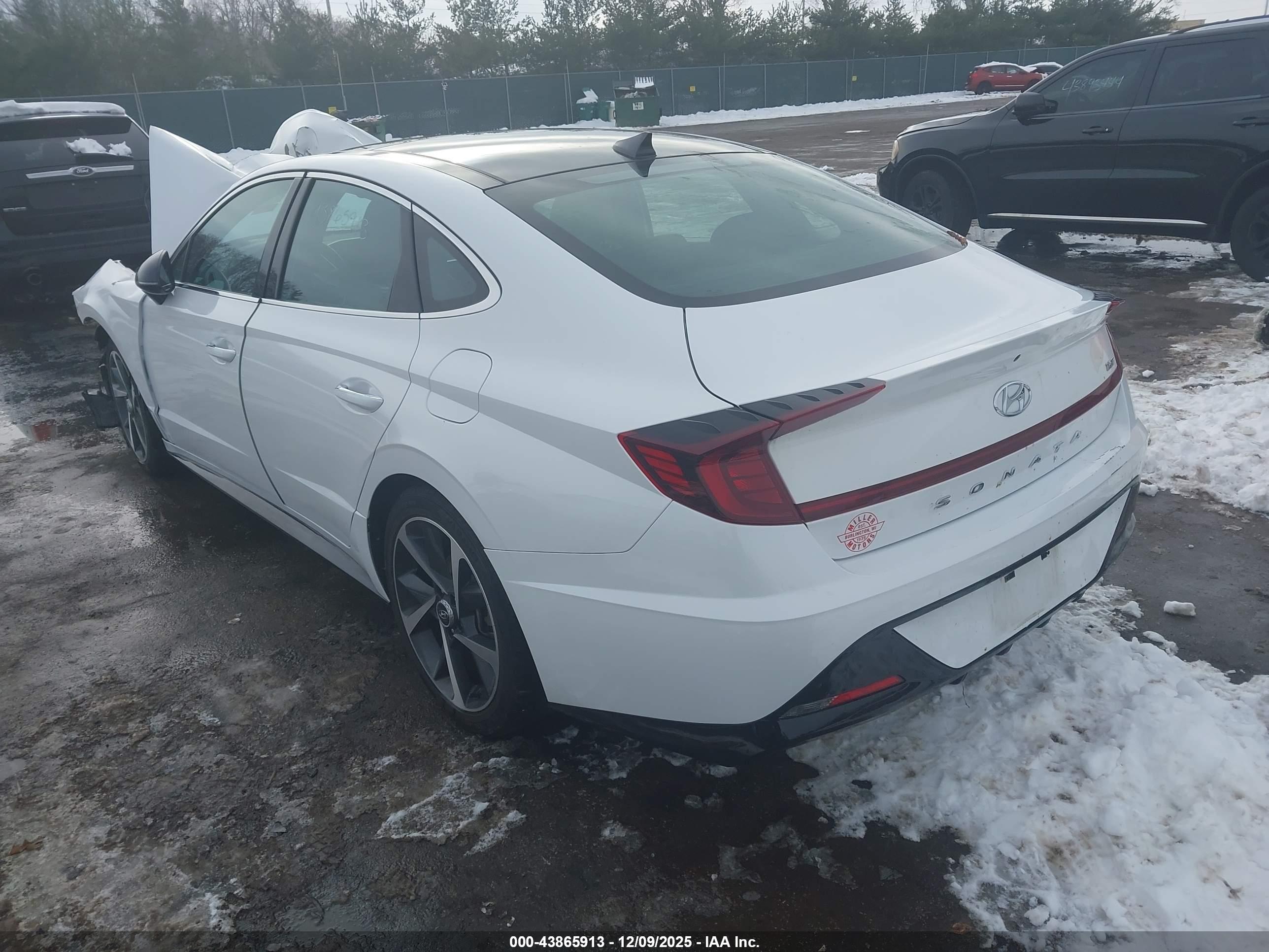 HYUNDAI SONATA image 3
