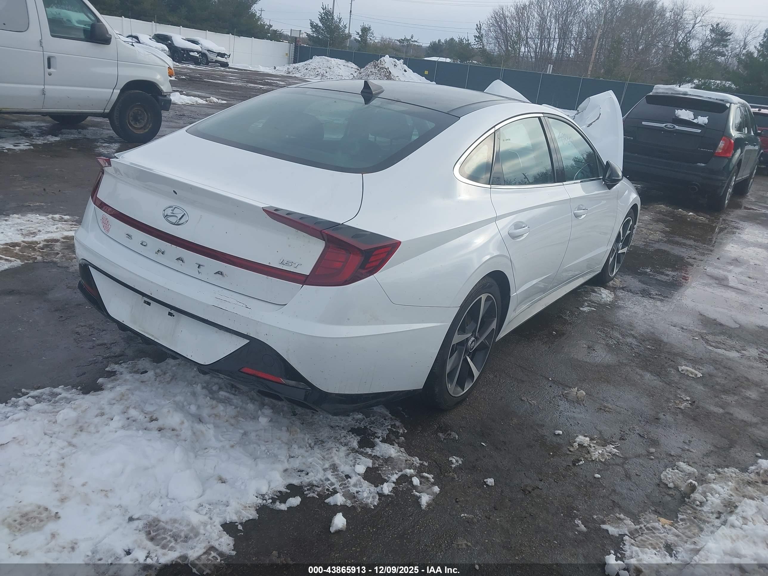 HYUNDAI SONATA image 4