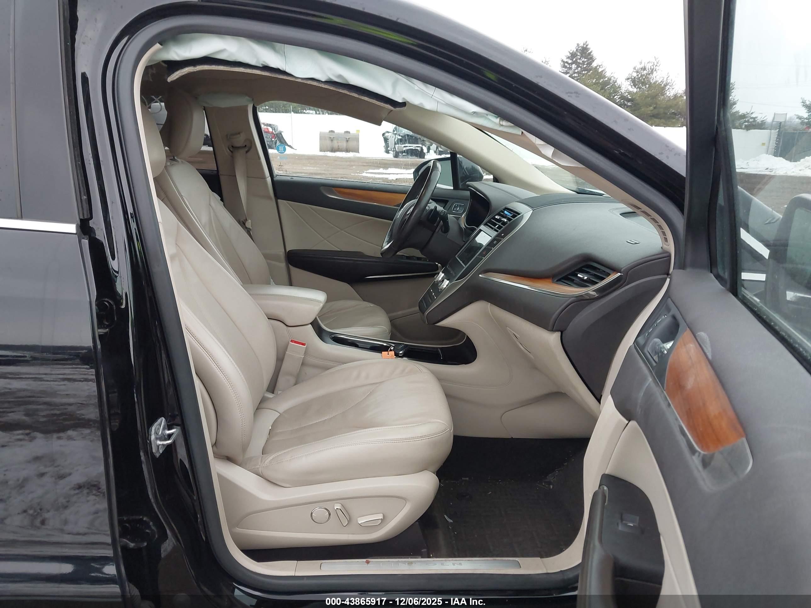 LINCOLN MKC image 5