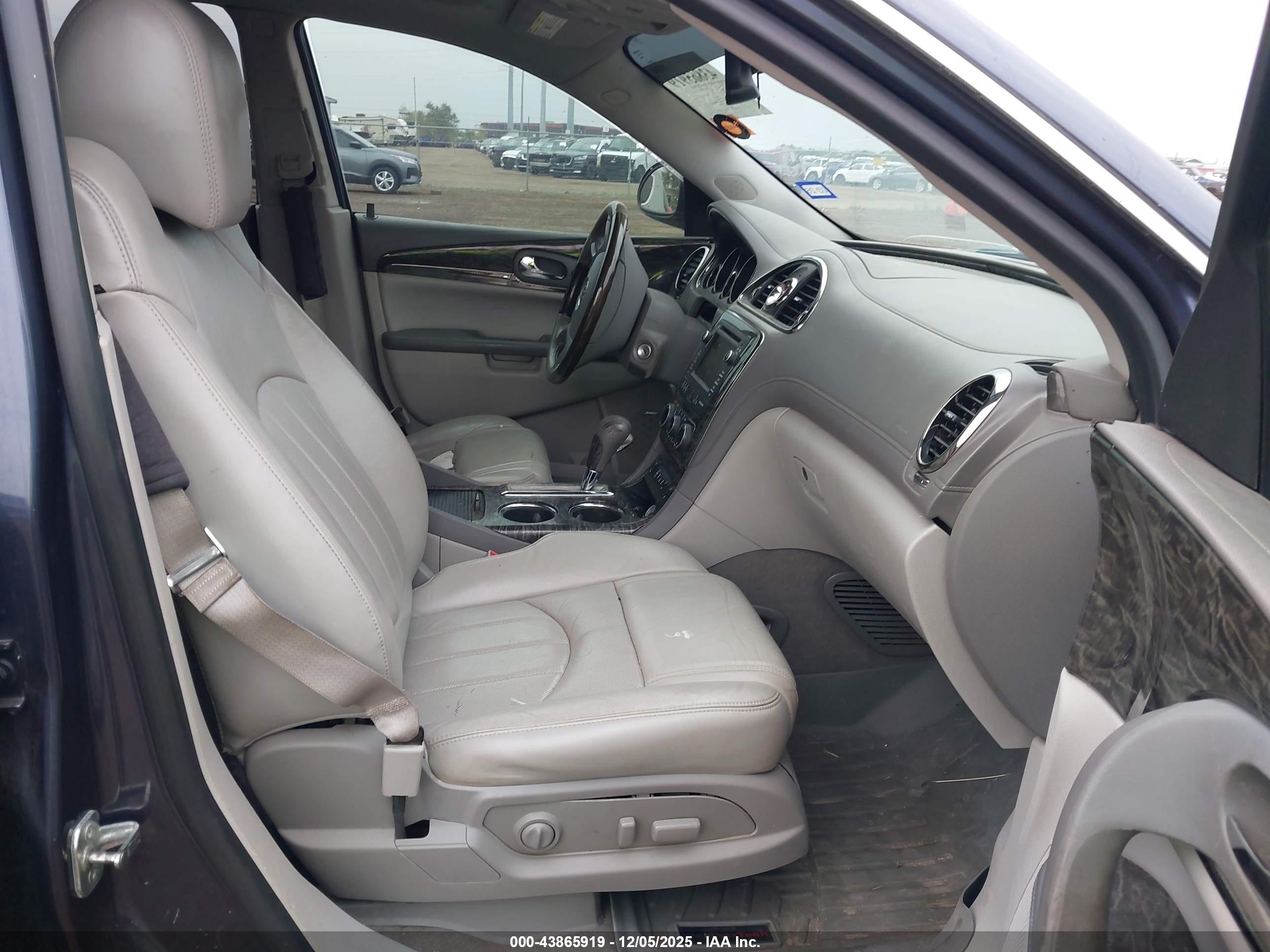 BUICK ENCLAVE image 5