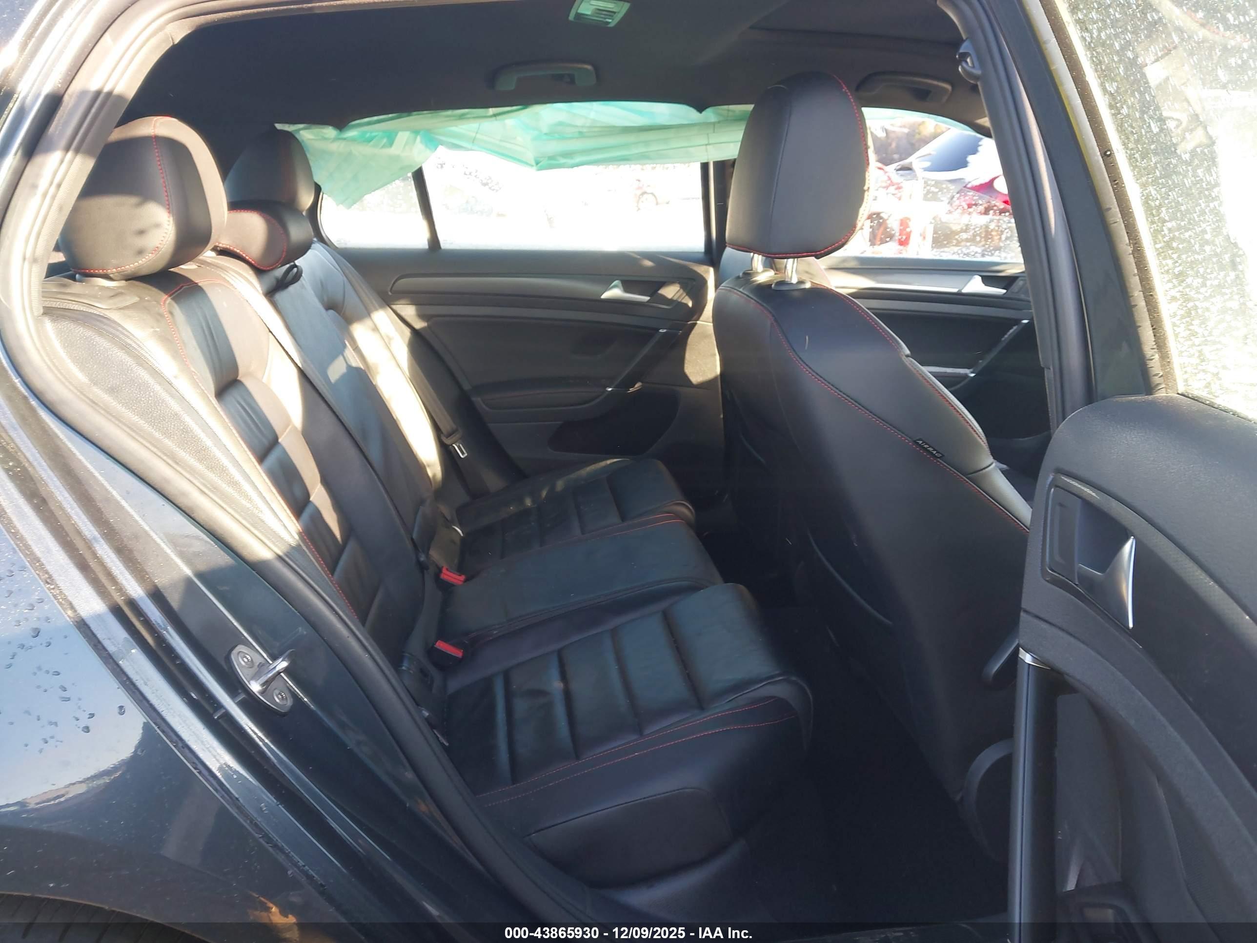 VOLKSWAGEN GOLF image 8